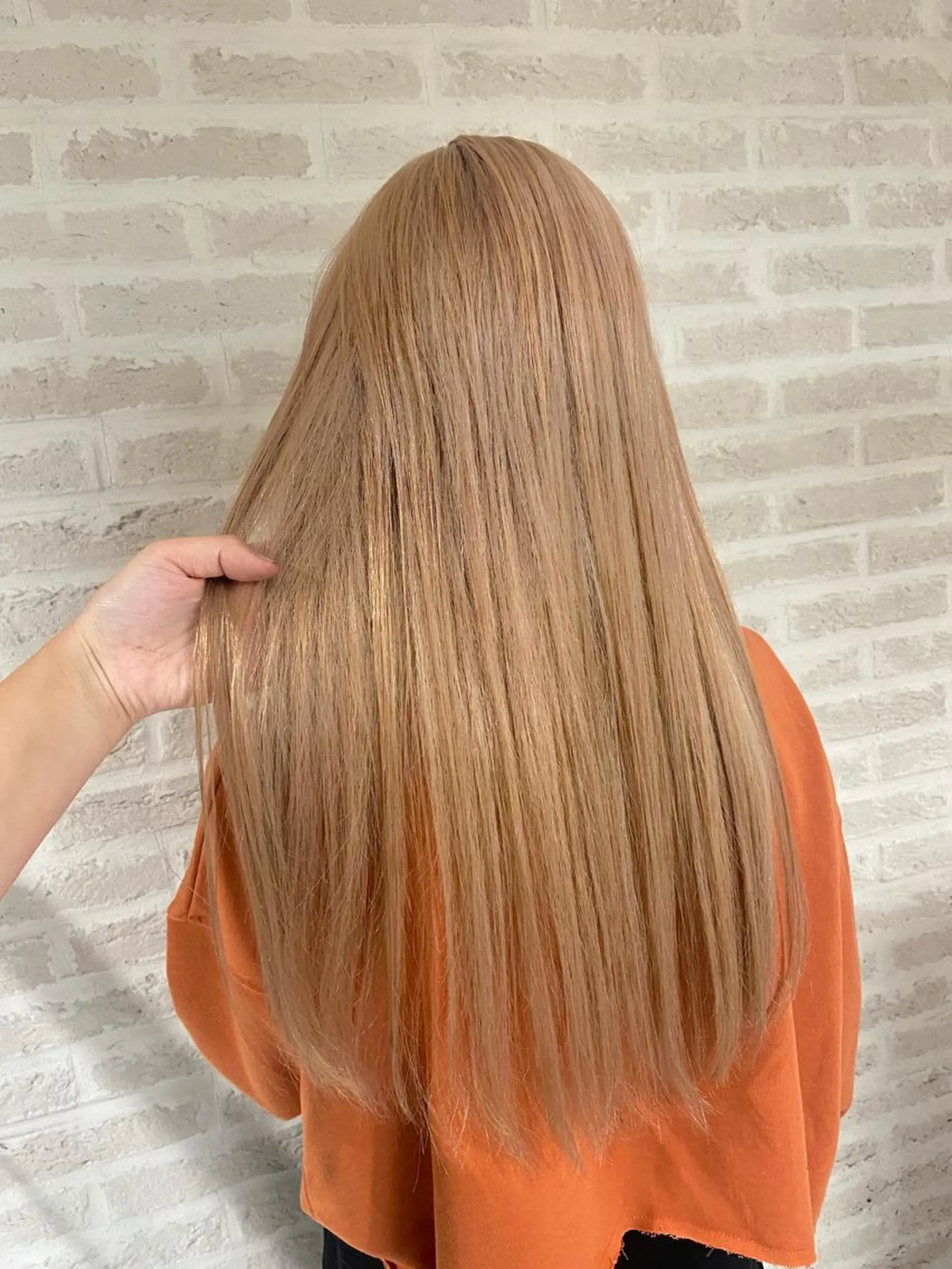 ロング カラー ベージュカラー ブリーチ ケアブリーチ ホワイトベージュ 北岡 慶子 大宮駅西口徒歩3分のヘアスタイル