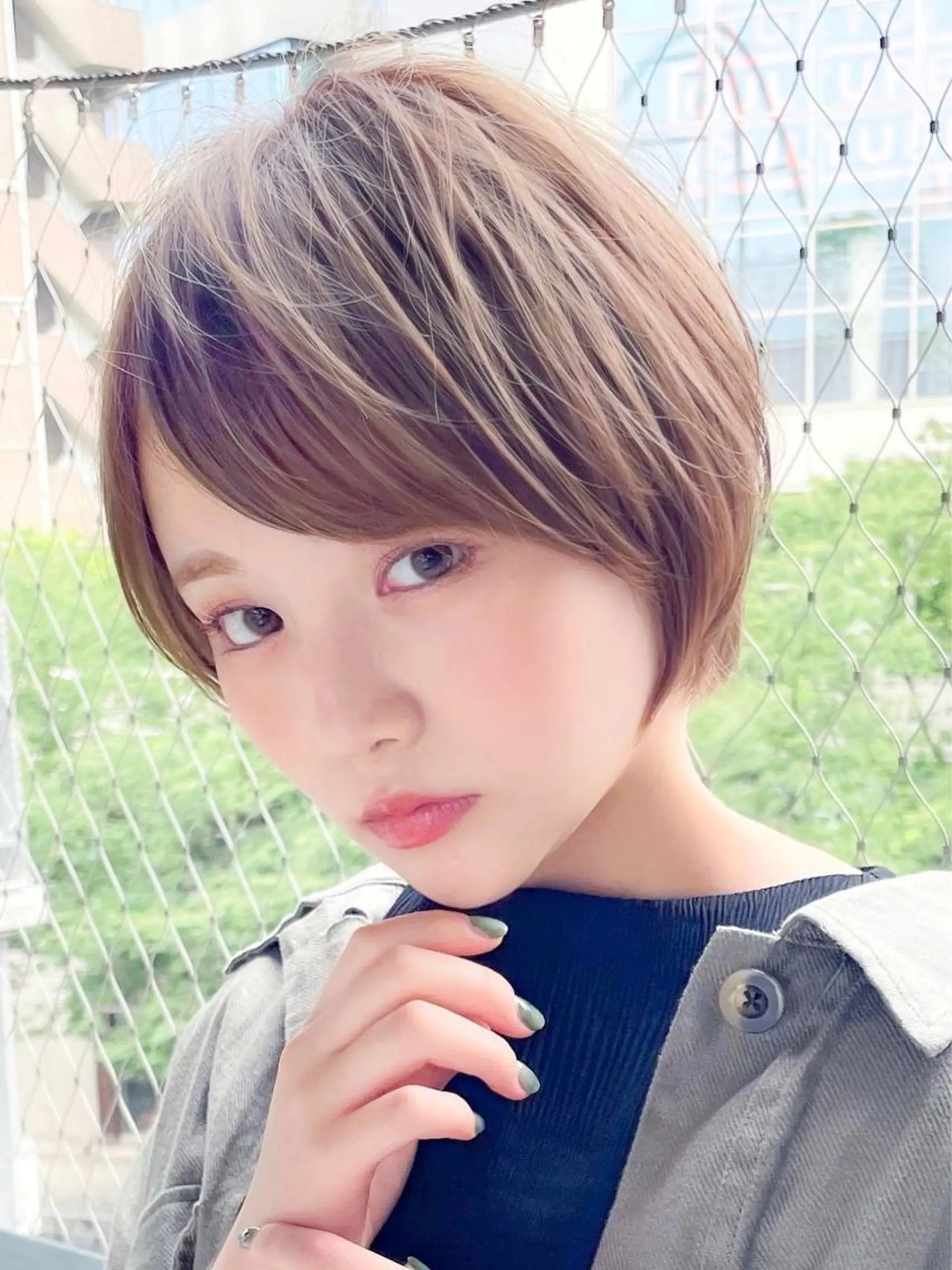 ショート ショートヘア くすみカラー、大場猛のヘアスタイル