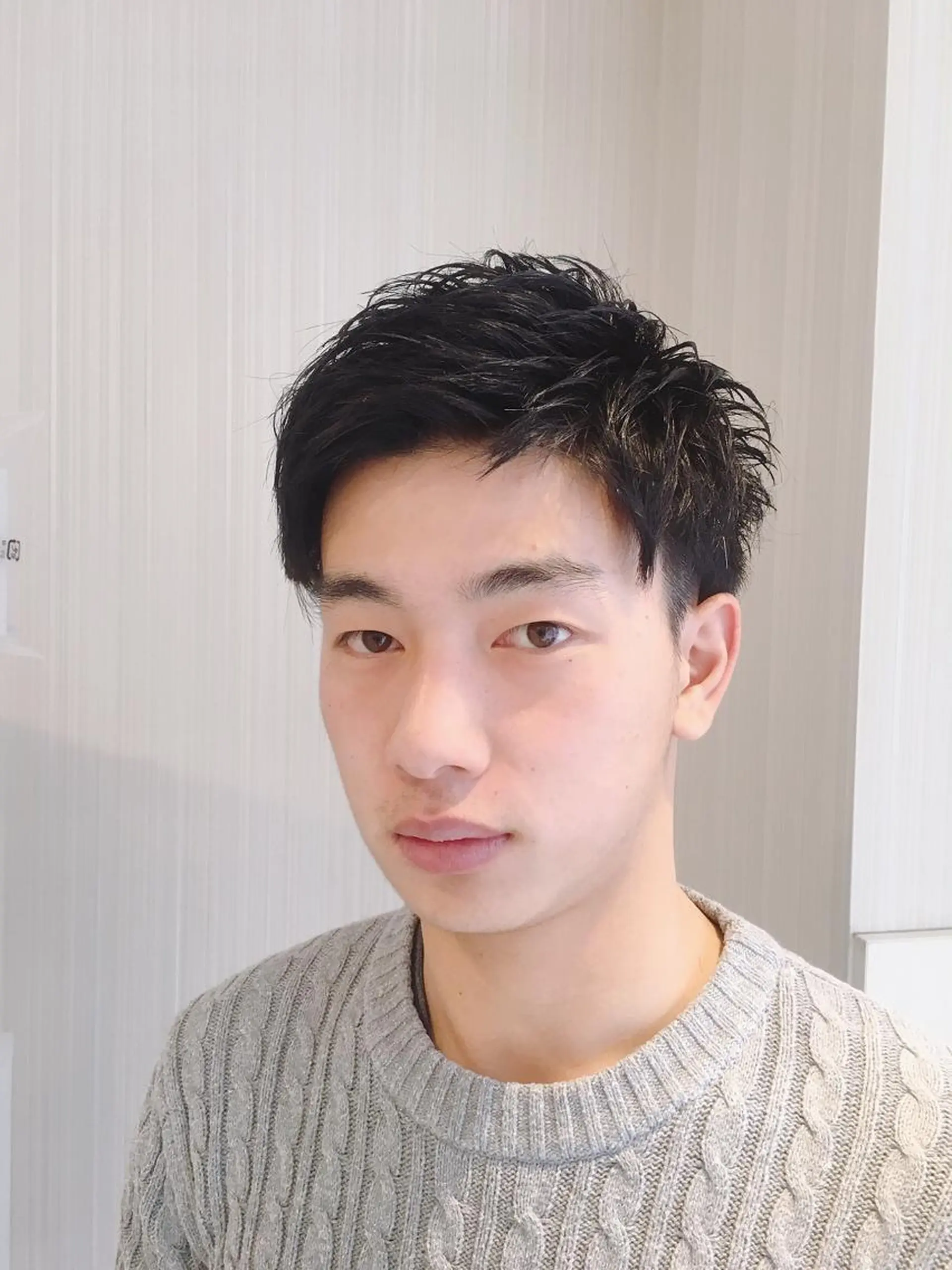 ショート メンズ アップバング ハイトーン/ブリーチ 山崎　悠次のヘアスタイル