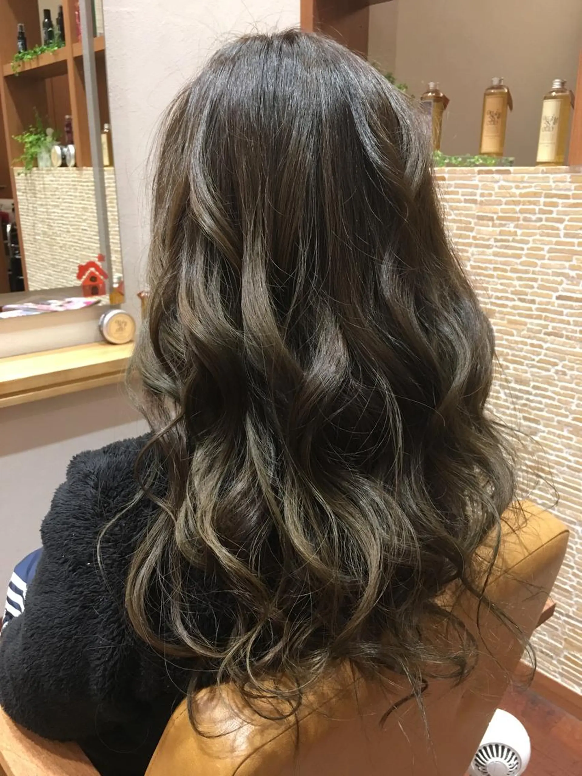 ロング カラー アディクシーカラー エメラルドグリーン トリートメント SALOWIN神戸三宮店所属・【美髪を叶える】中谷 彰宏(アキ)のヘアスタイル