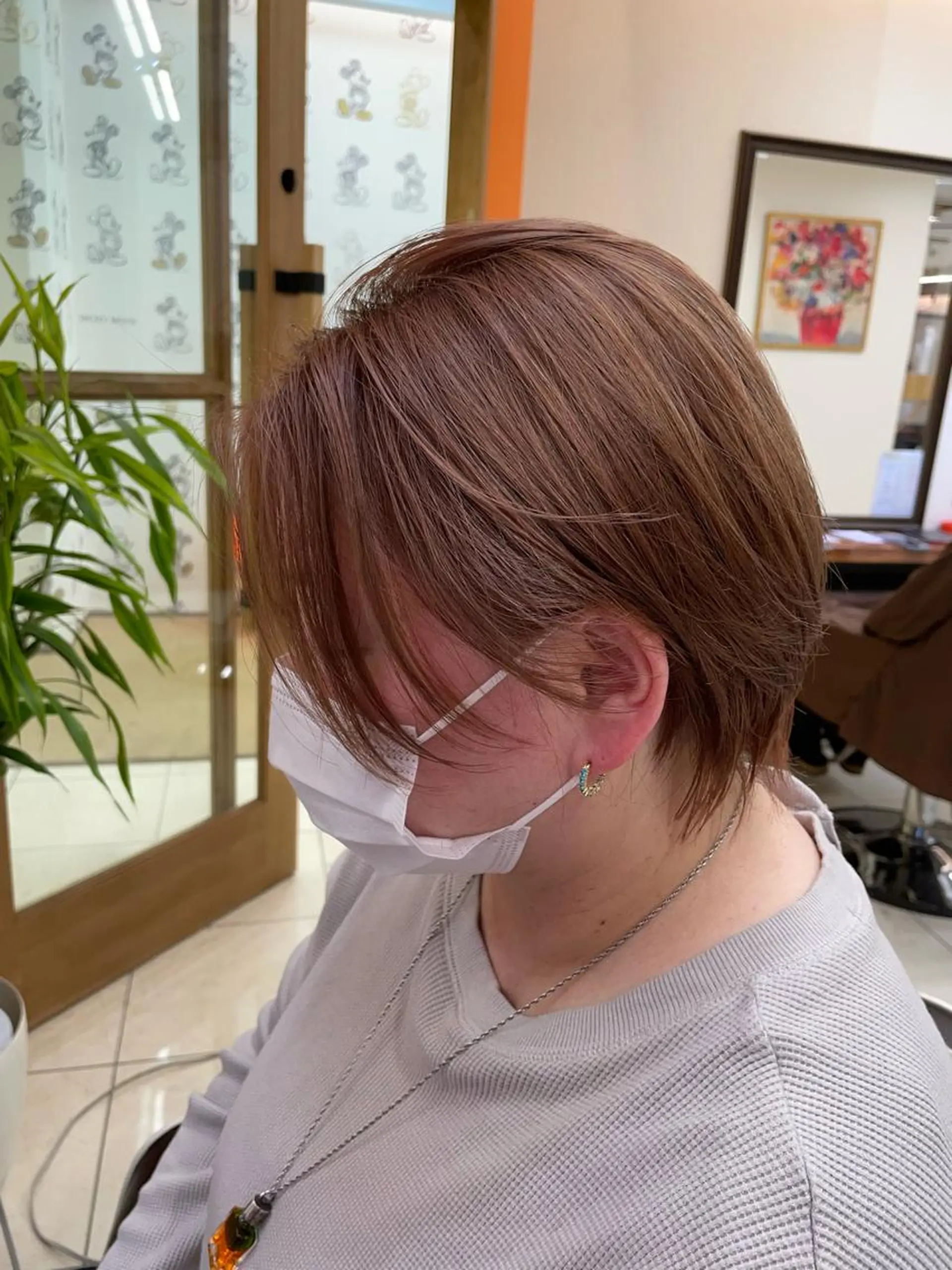 ショート カラー ベージュカラー ハイトーンカラー ピンクカラー ピンクベージュ ヘアカラー EARTH池田 一之のヘアスタイル