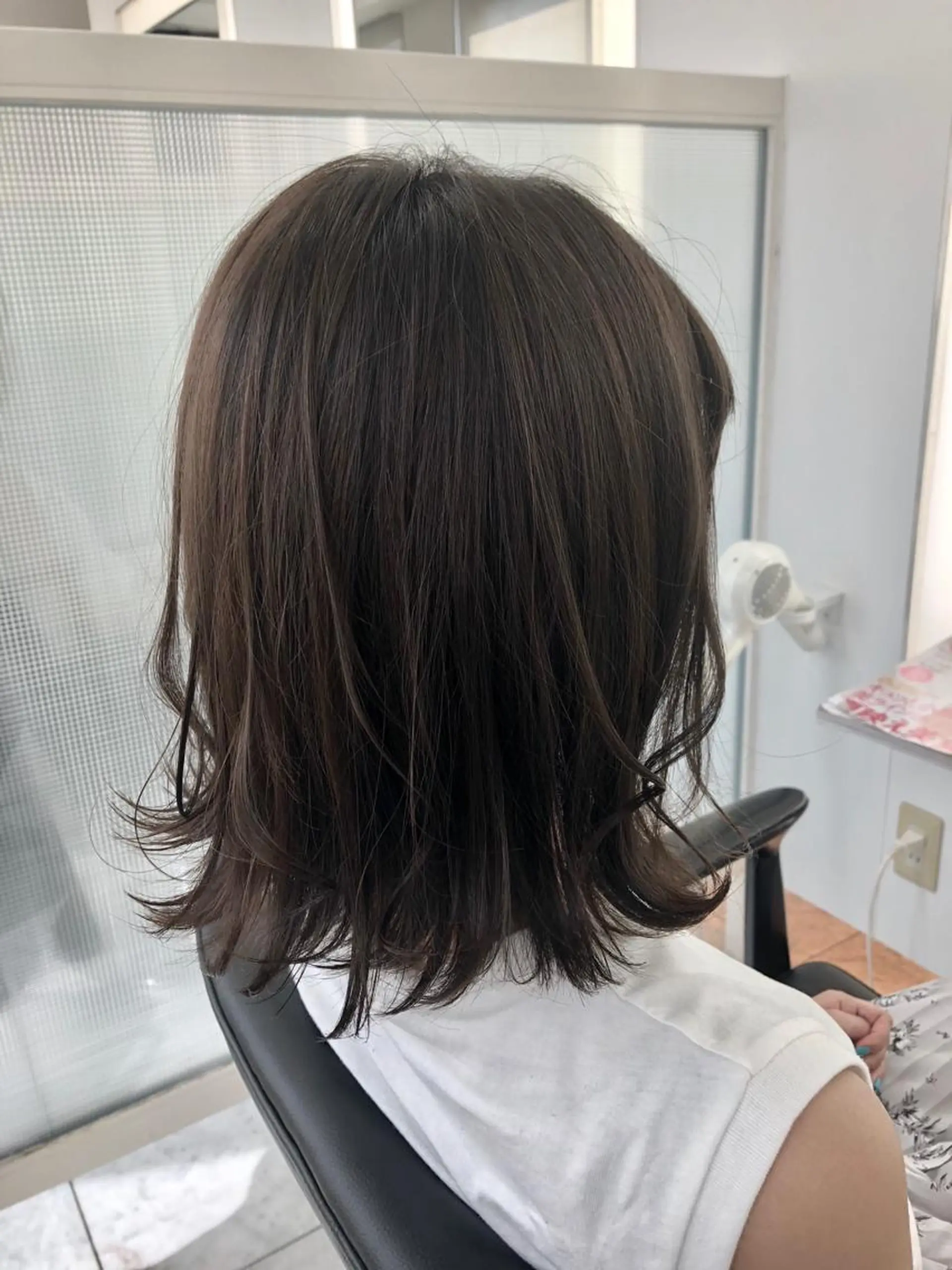 ミディアム アッシュ アッシュブラウン ハイライト 田村拓巳 韓国風、髪質改善のヘアスタイル