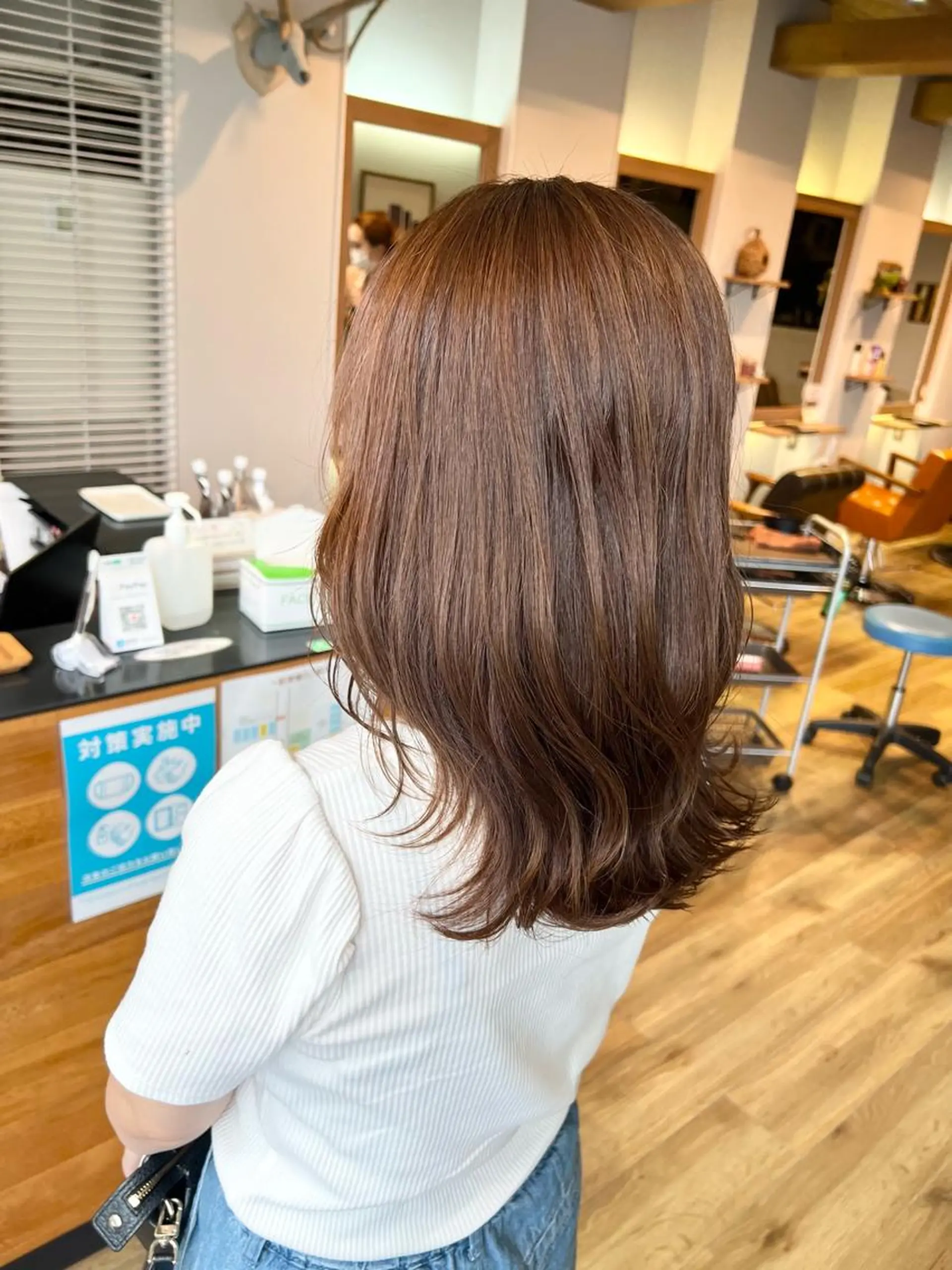 ミディアム カラー ベージュカラー ヘアカラー トリートメント 堀 望美のヘアスタイル