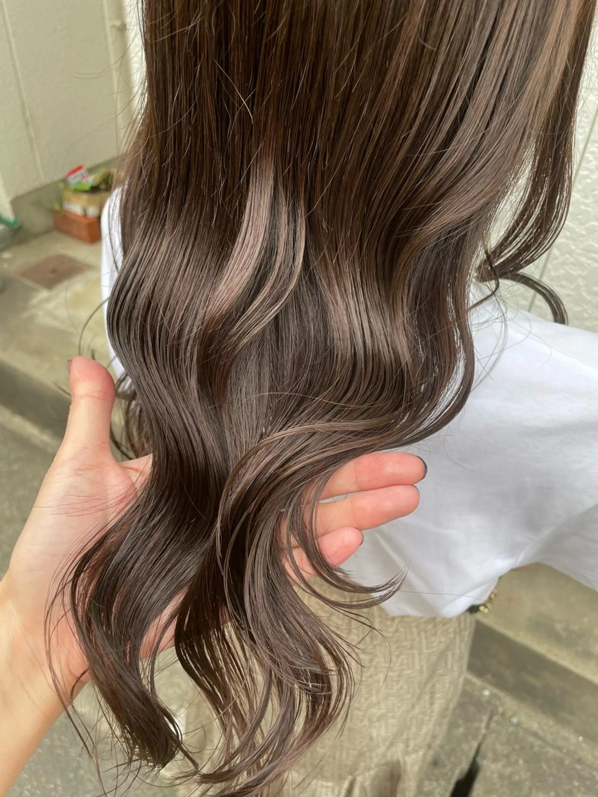 セミロング カラー カット インナーカラー 推し ブリーチ  髪質改善のヘアスタイル