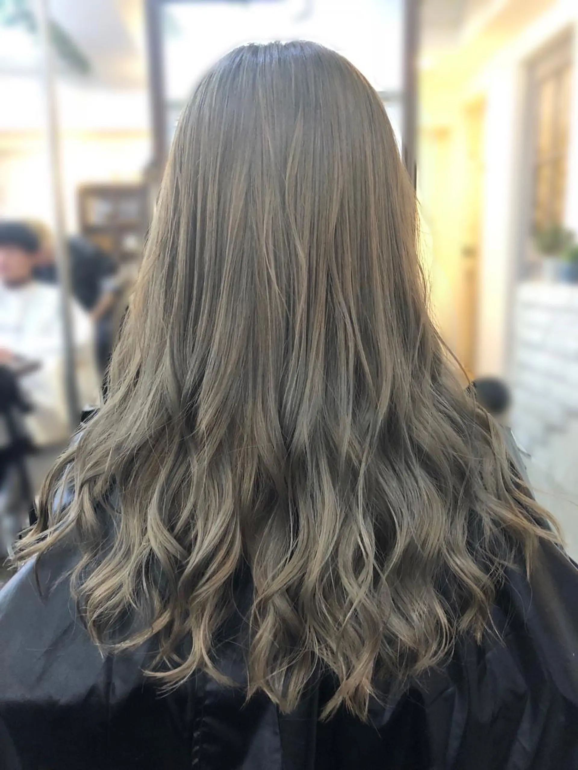 ロング カット ヘアカラー トリートメント 吉田 典弘のヘアスタイル