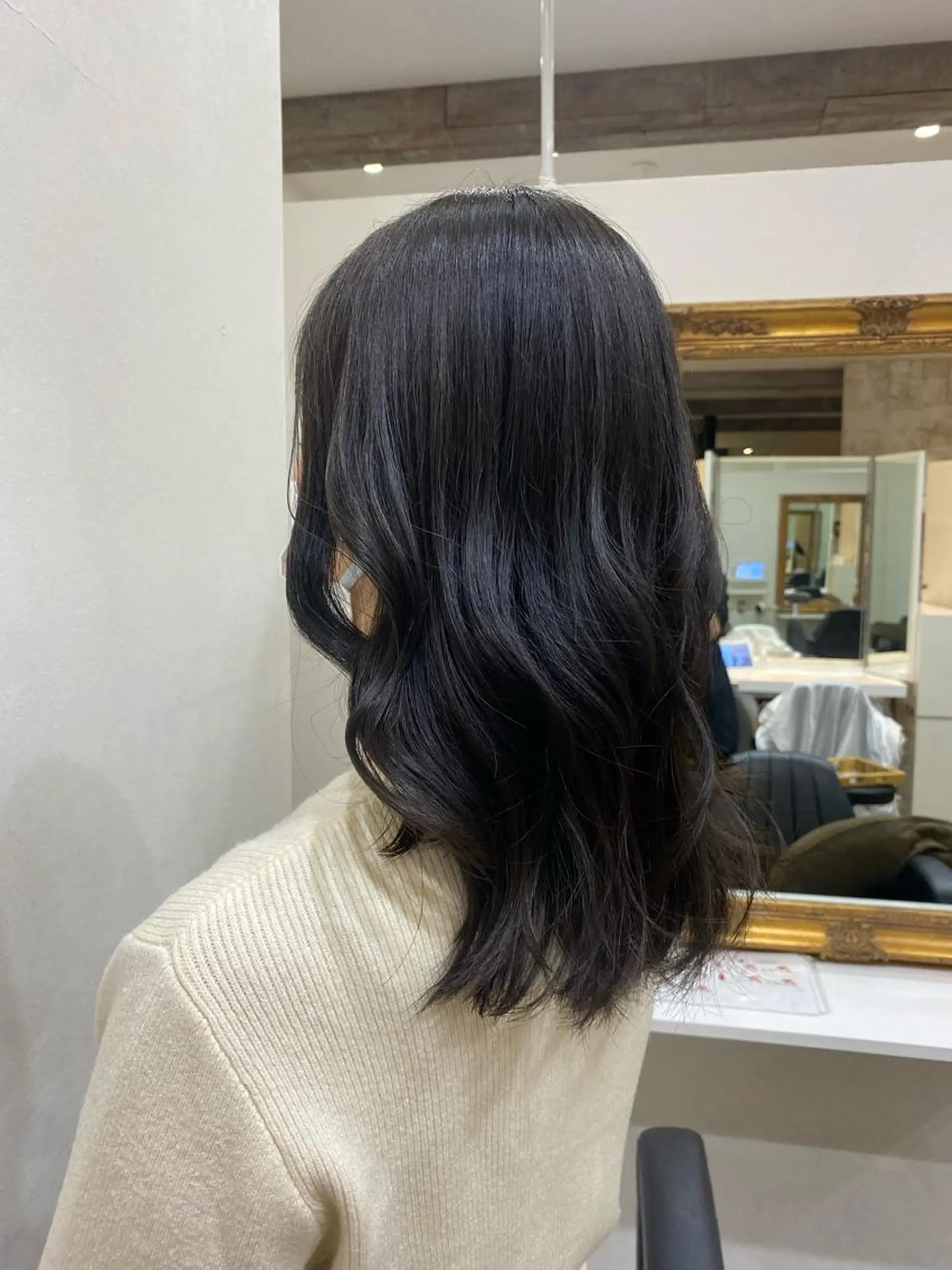 セミロング カラー Ashanti 磯崎のヘアスタイル