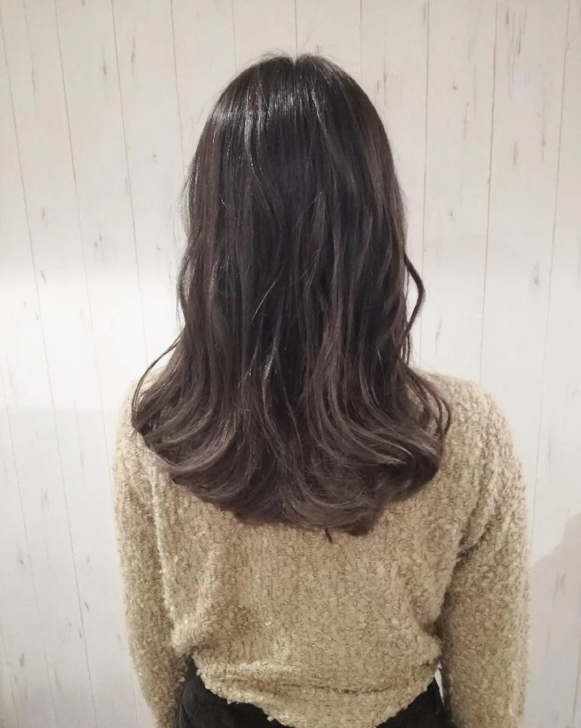 セミロング カラー アッシュ ベージュカラー 西川 敏夫のヘアスタイル