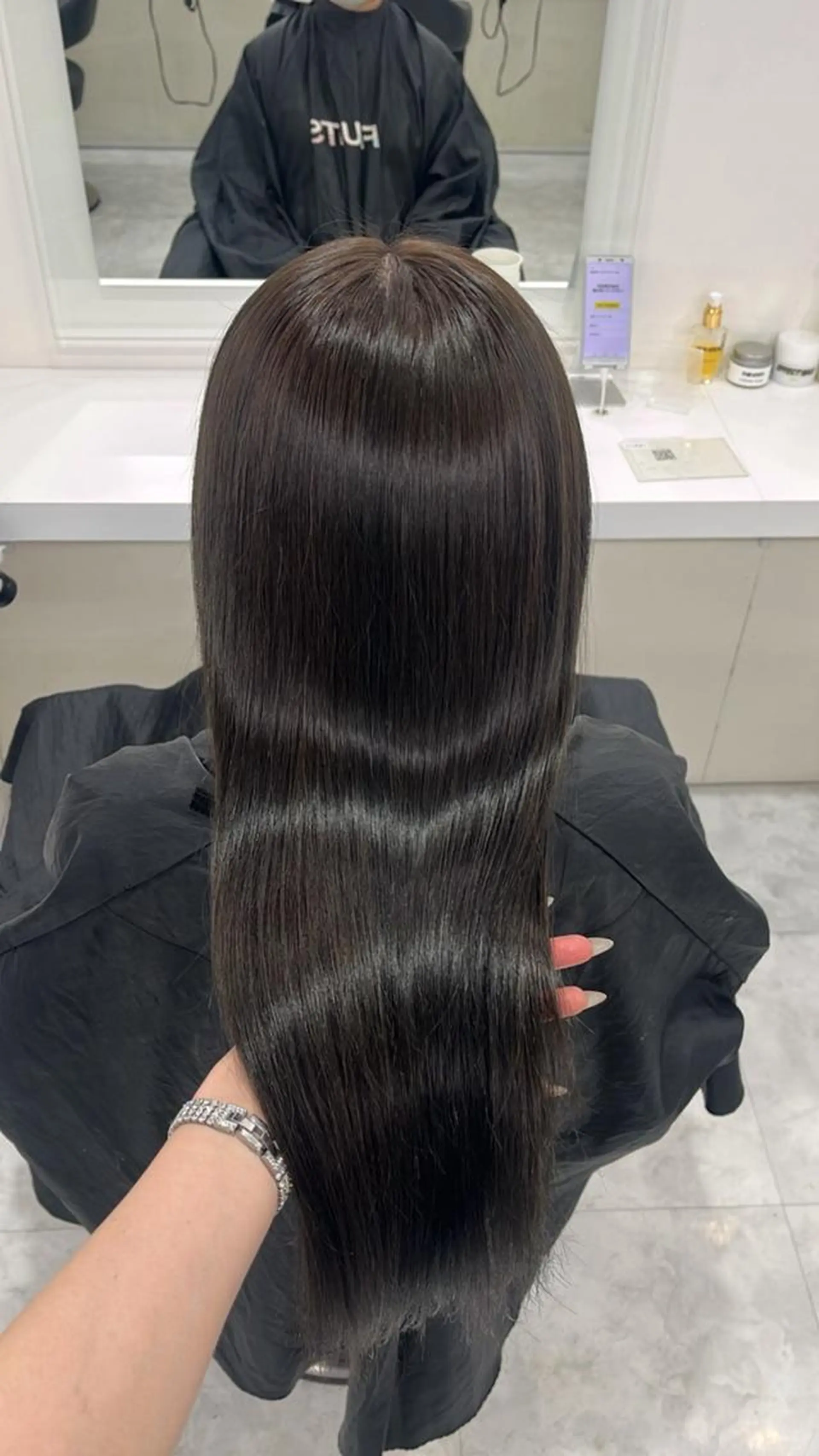 カラー 韓国風暗髪ヘア🩶 銀座DISCOのヘアスタイル