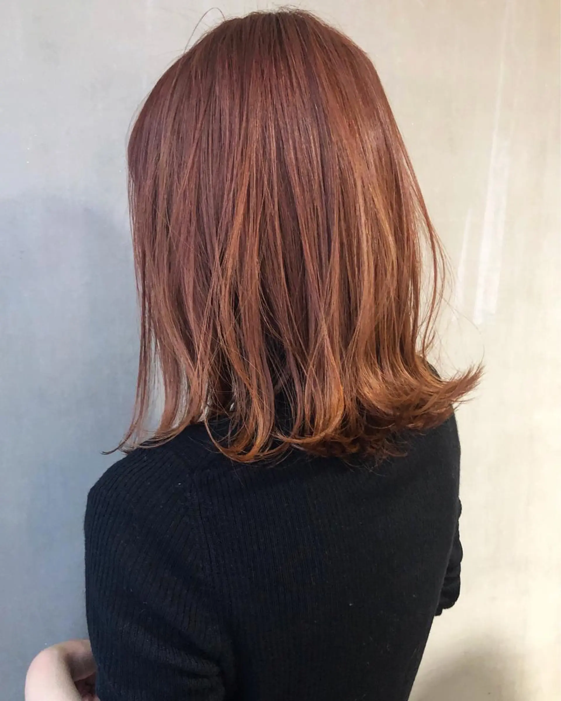 セミロング カラー オレンジ 外ハネヘア ウルフレイヤーカット /チヒロのヘアスタイル
