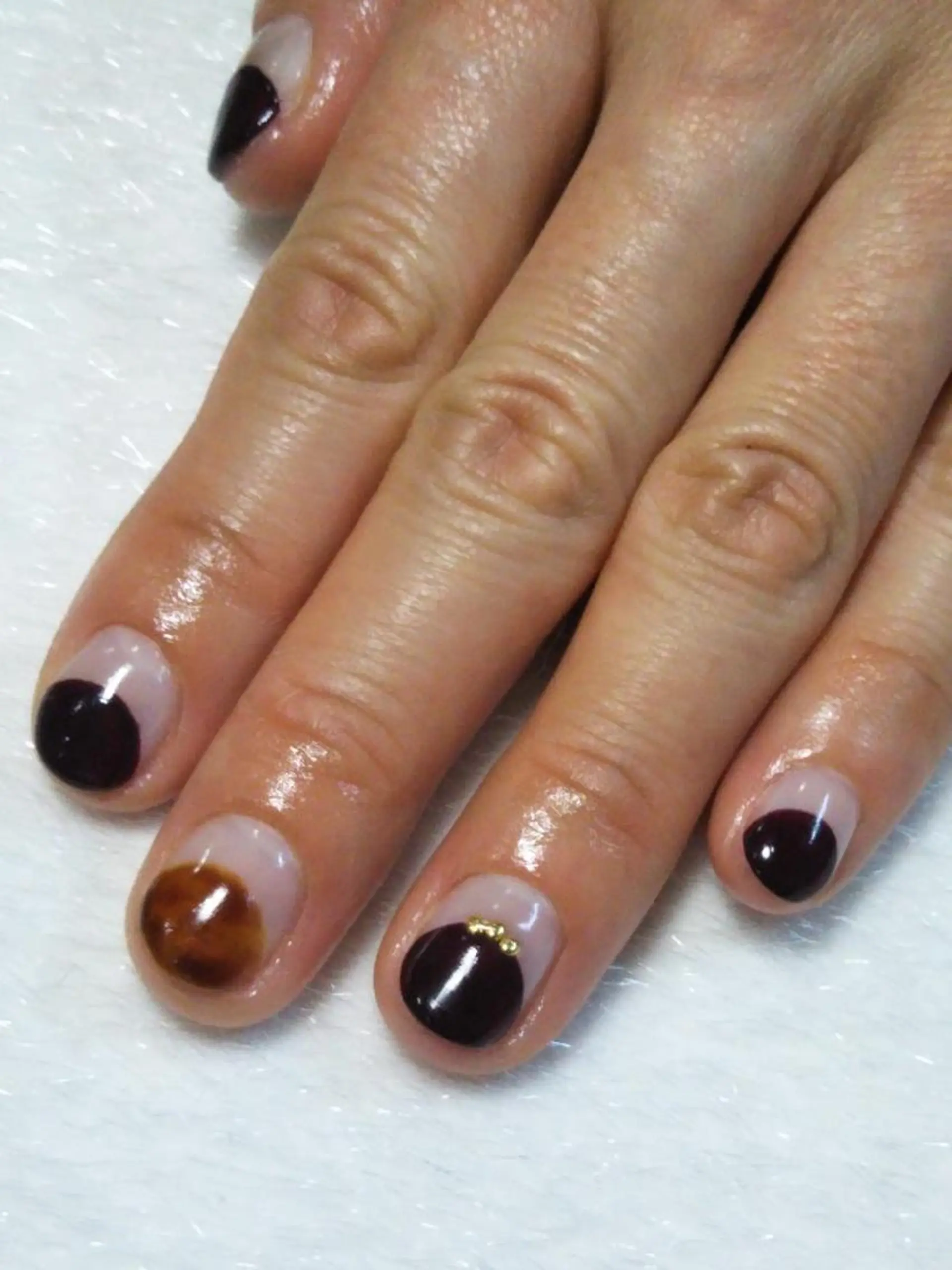 ネイル フレンチネイル 小顔・毛穴・たるみ ネイル　似内真樹のエステ・リラクイメージ