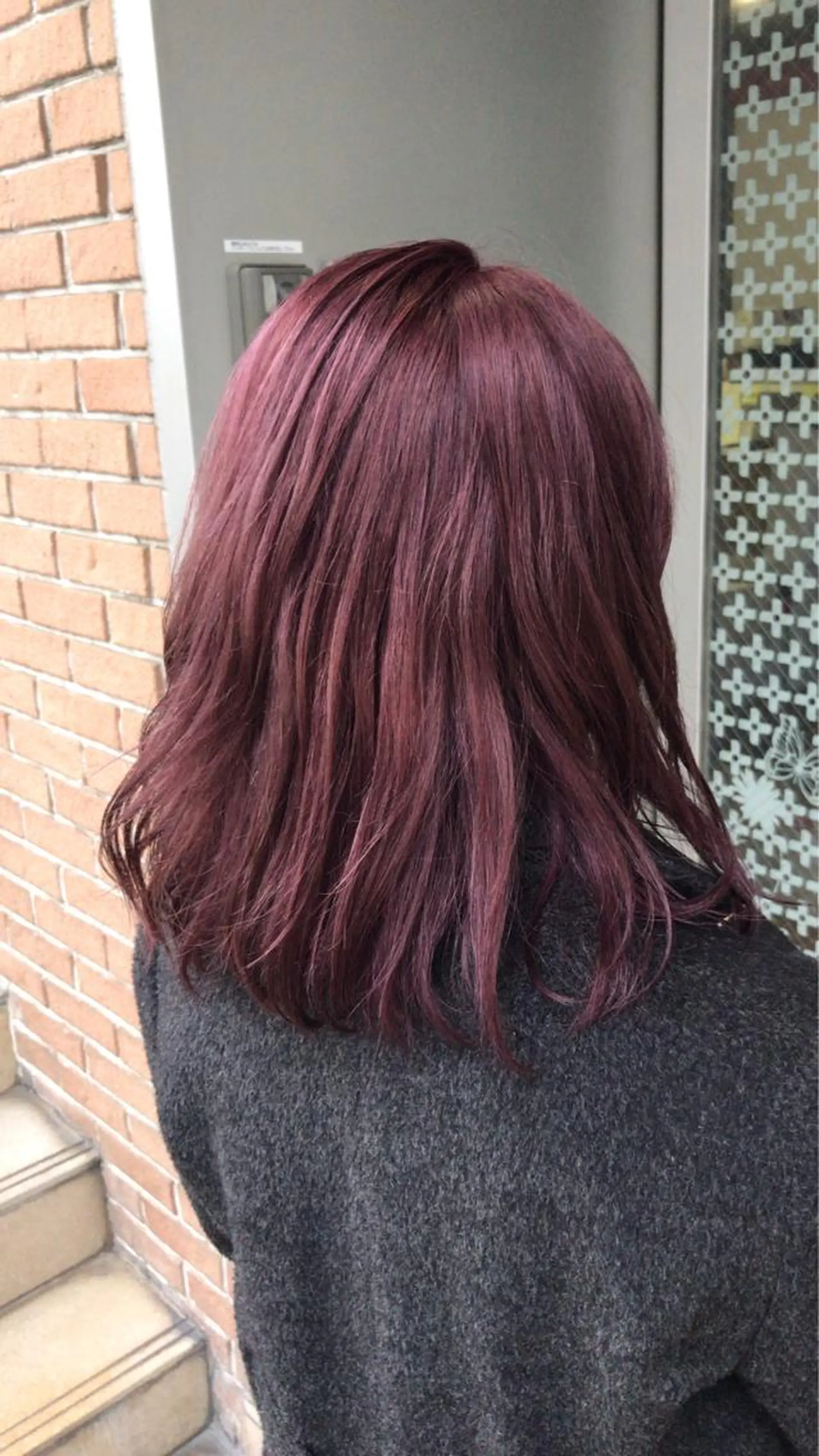 ミディアム カラー パーマ ヘアアレンジ メンズ キッズ ネイル マツエク・マツパ ピンクカラー レッドカラー カラーマツエク ピンク 赤色 サロンドミルク 原宿のヘアスタイル