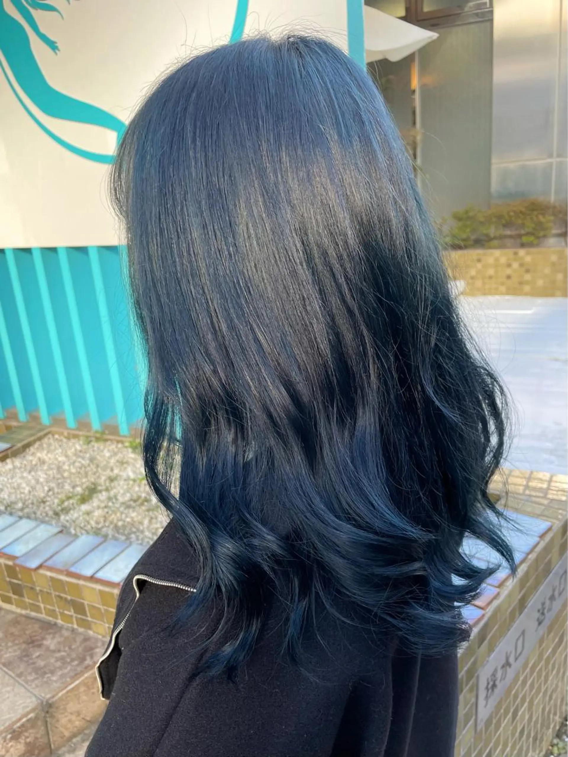 ロング カラー ブリーチ ブルーカラー ネイビーカラー 佐藤 魁人のヘアスタイル