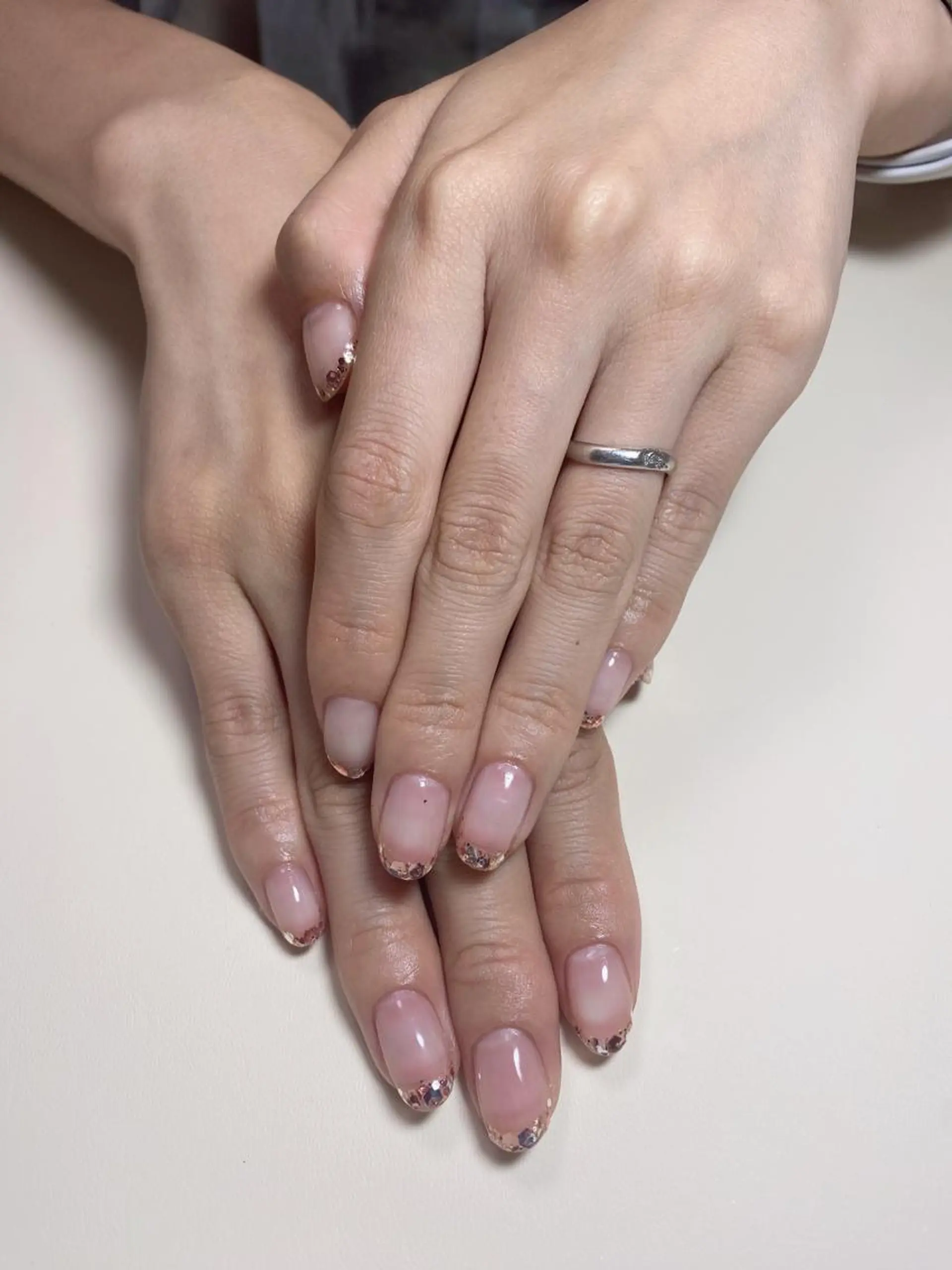 ネイル フレンチネイル ガラスフレンチ ラメ(グリッター) ハンドネイル Nail Salon K 🧸美爪育成のネイルデザイン