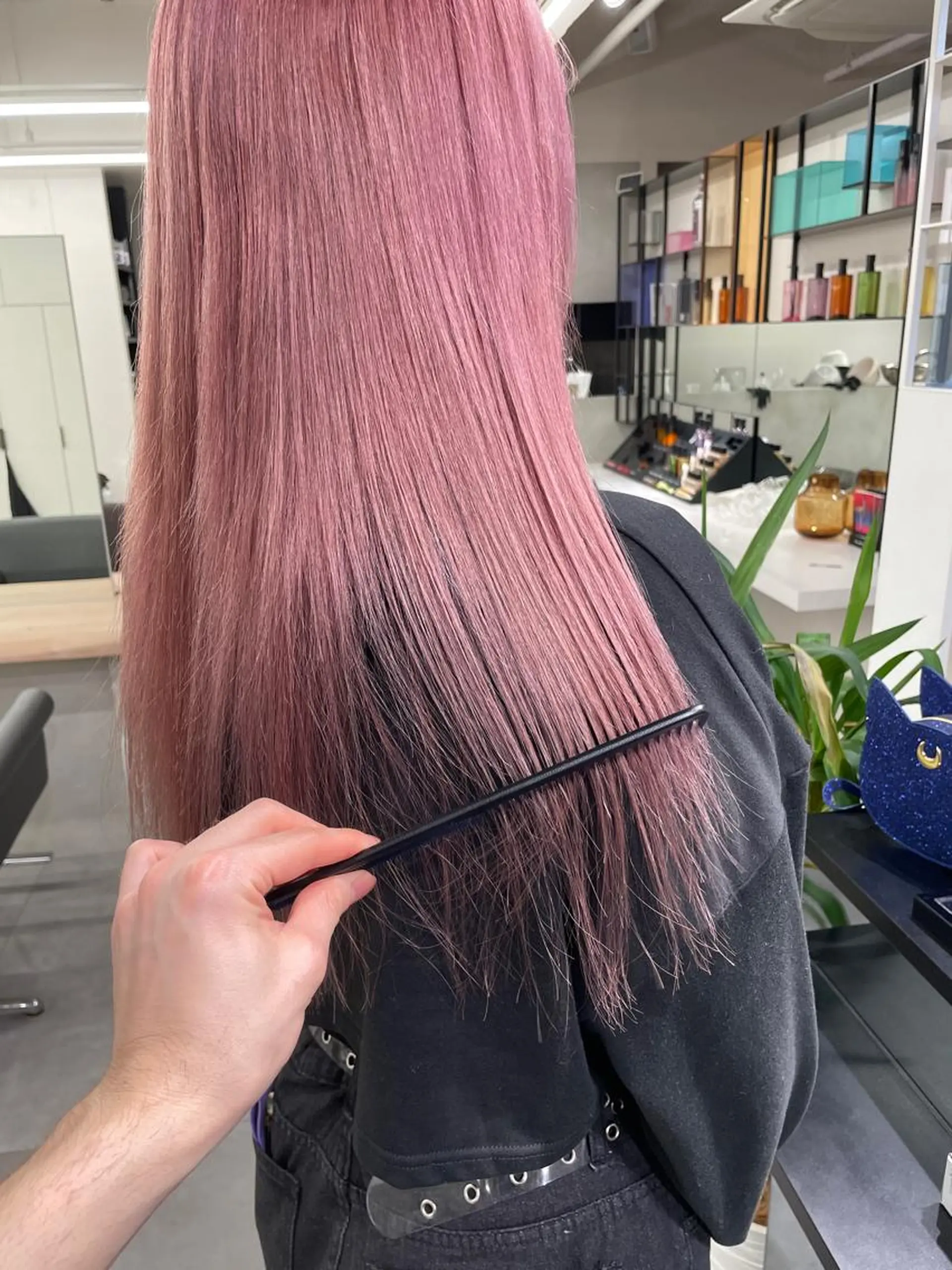 ロング カラー 切りっぱなしボブ レイヤー/縮毛矯正のヘアスタイル