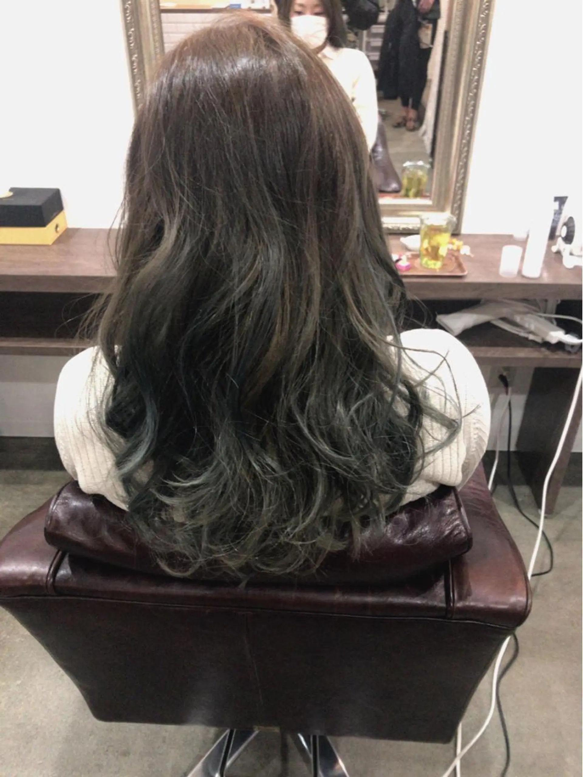 セミロング カラー レイヤーカット匠 イソザキノリユキのヘアスタイル
