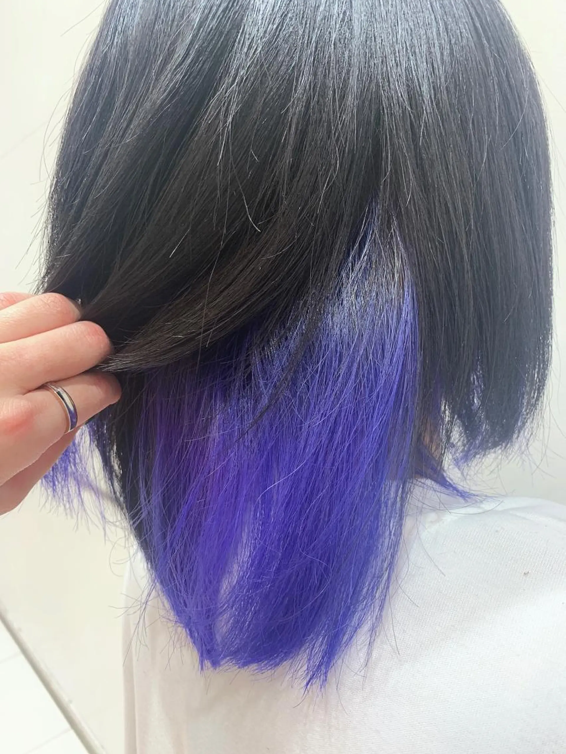 カラー 黒髪 ブルーカラー ブルーブラック ブルーバイオレット バイオレットカラー 🕯️サイトウ スズカ🧸のヘアスタイル