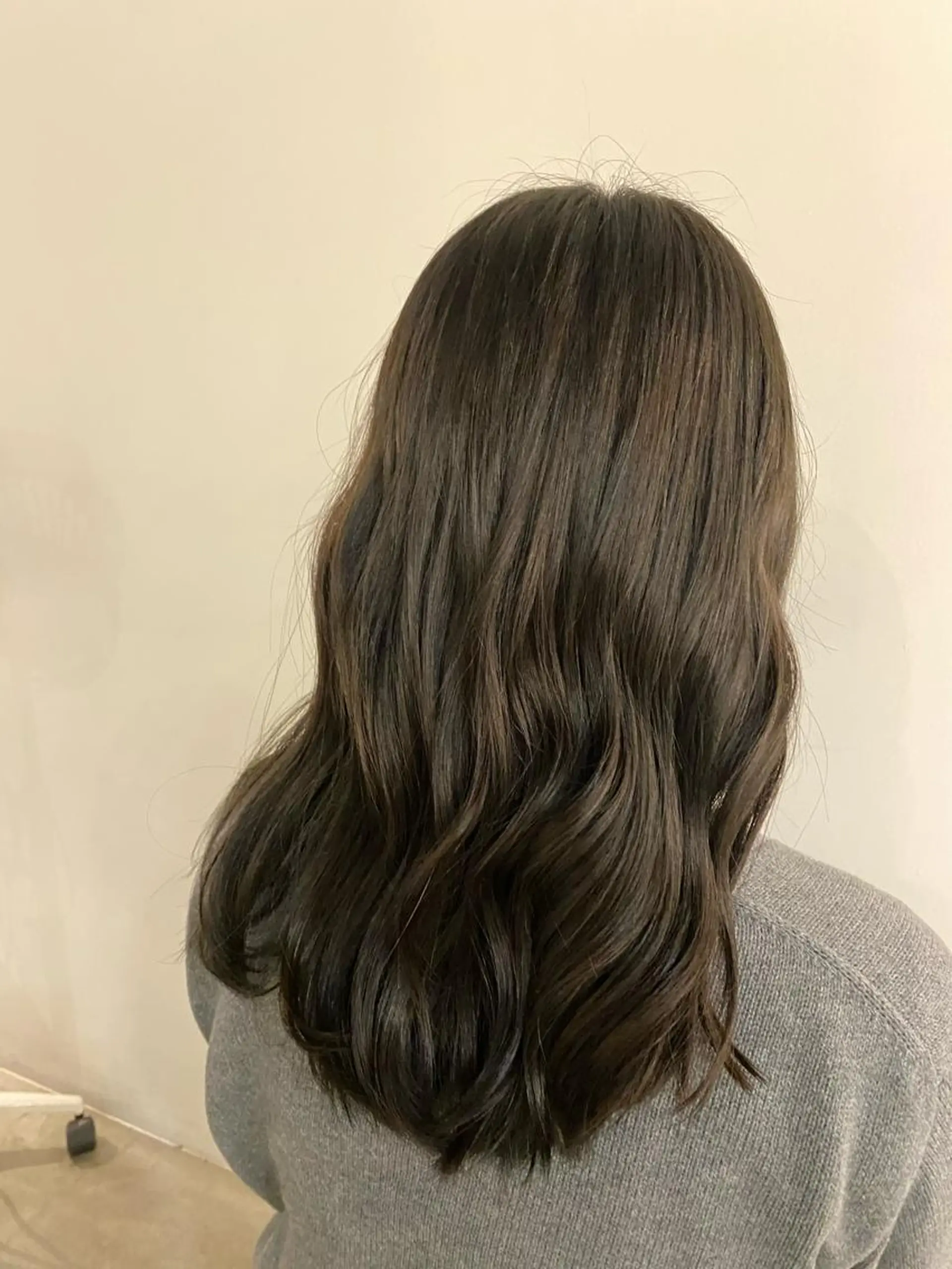 ロング カラー アッシュ 透明感カラー サイトウ アカネのヘアスタイル