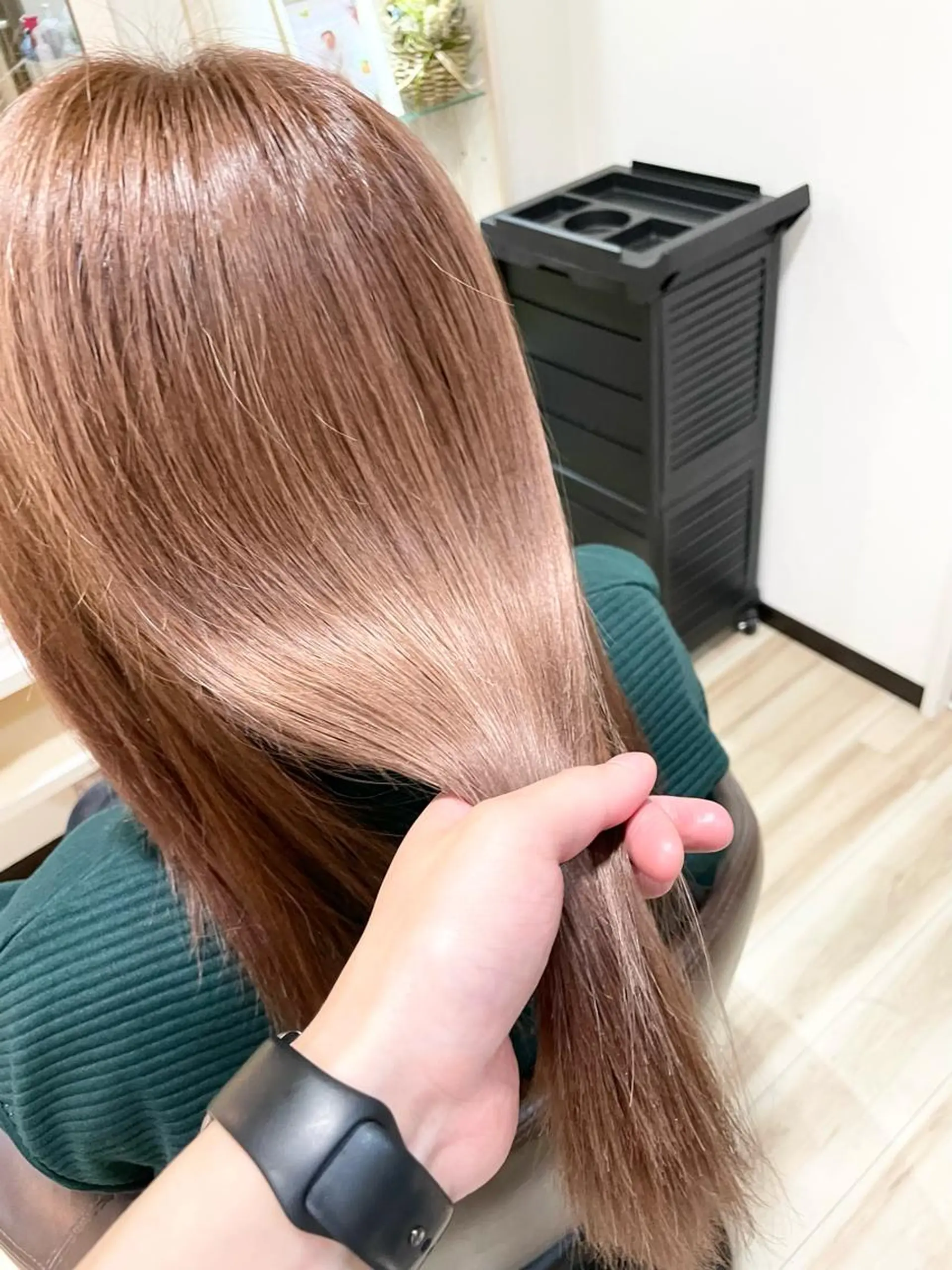 ミディアム カラー 🌈派手髪ハイトーン 🌈鈴木亮太🌈のヘアスタイル