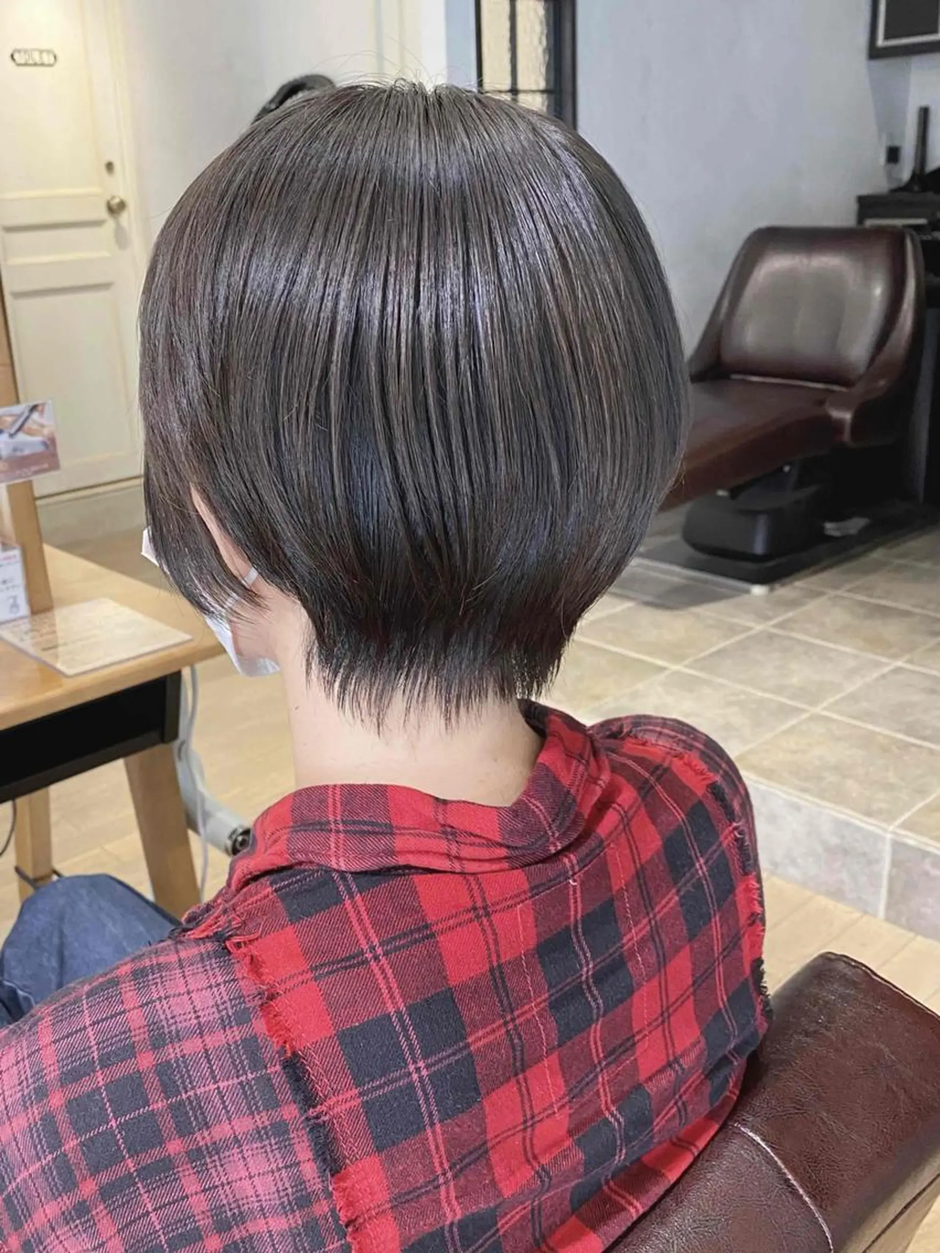 ショート カラー ショートボブ 丸みショート アッシュ ベージュカラー 黒髪 前田 裕介のヘアスタイル