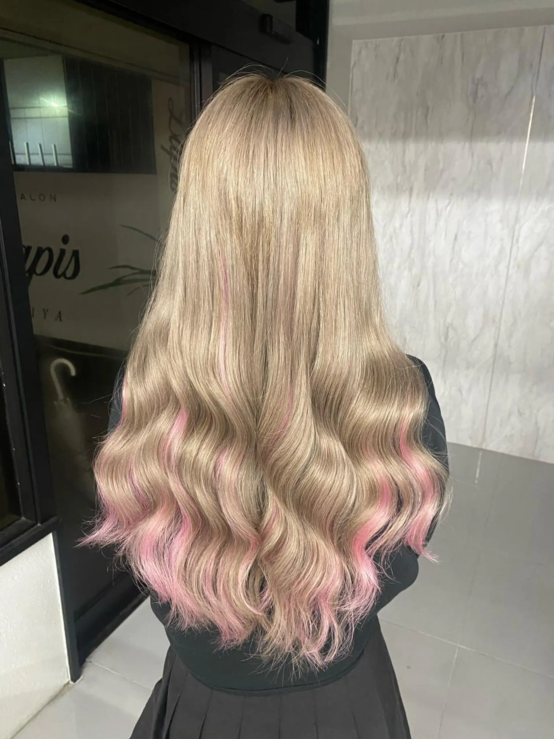 カラー Lapis 莉穂のヘアスタイル