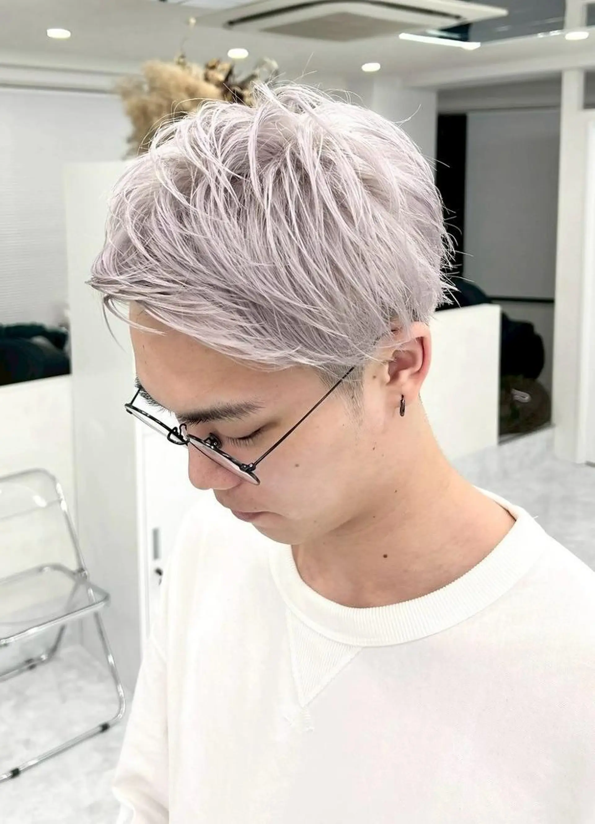 ショート カラー メンズ メンズバレイヤージュ メンズハイライト メンズハイトーン メンズインナーカラー アディクシーカラー 髪質改善ストレート髪 質改善カラー特化中崎のヘアスタイル