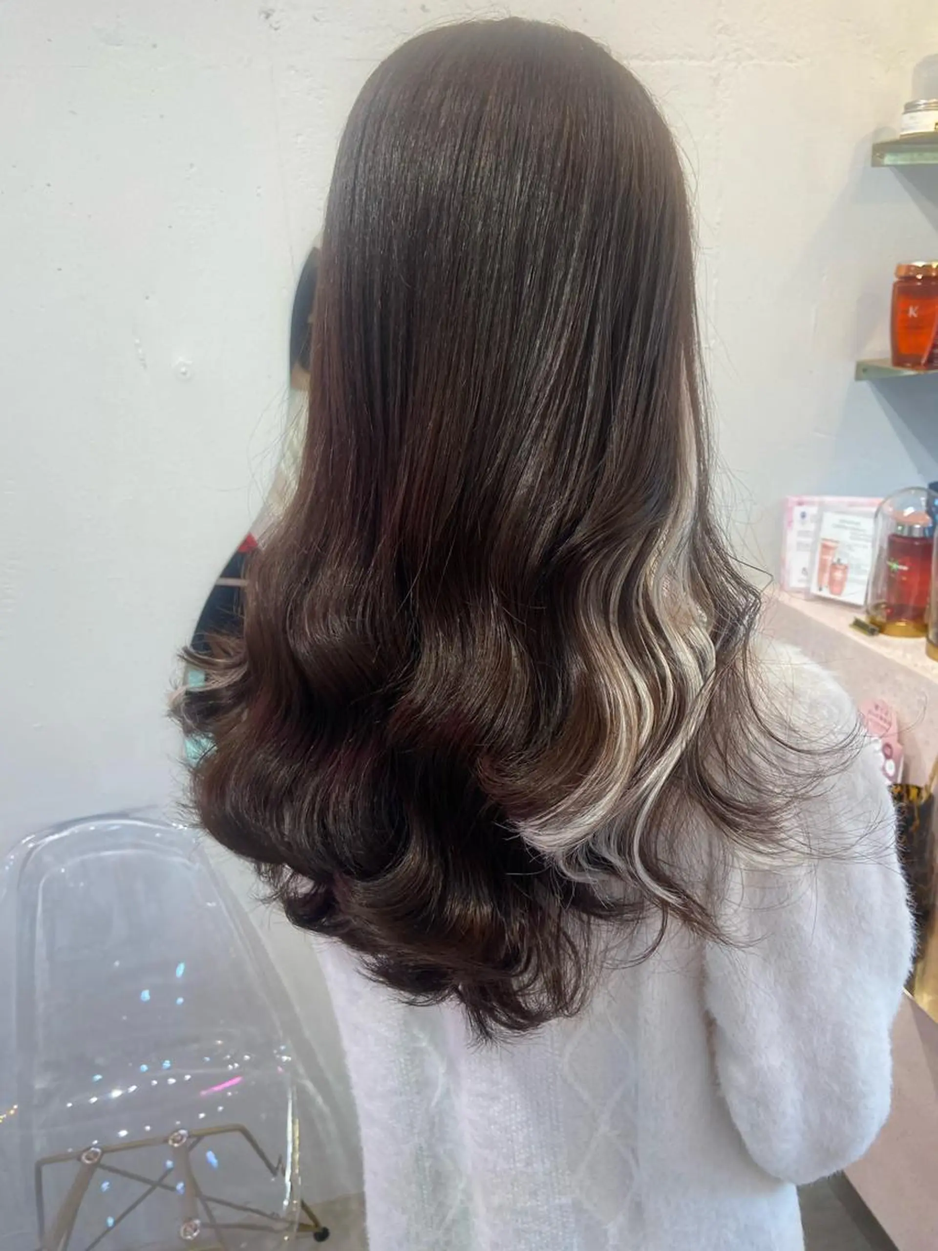 ロング カラー ブリーチ インナーカラー ブリーチなしカラー くびれヘア エクステ 新宿/韓国ヘア 中明度カラー/かやのヘアスタイル