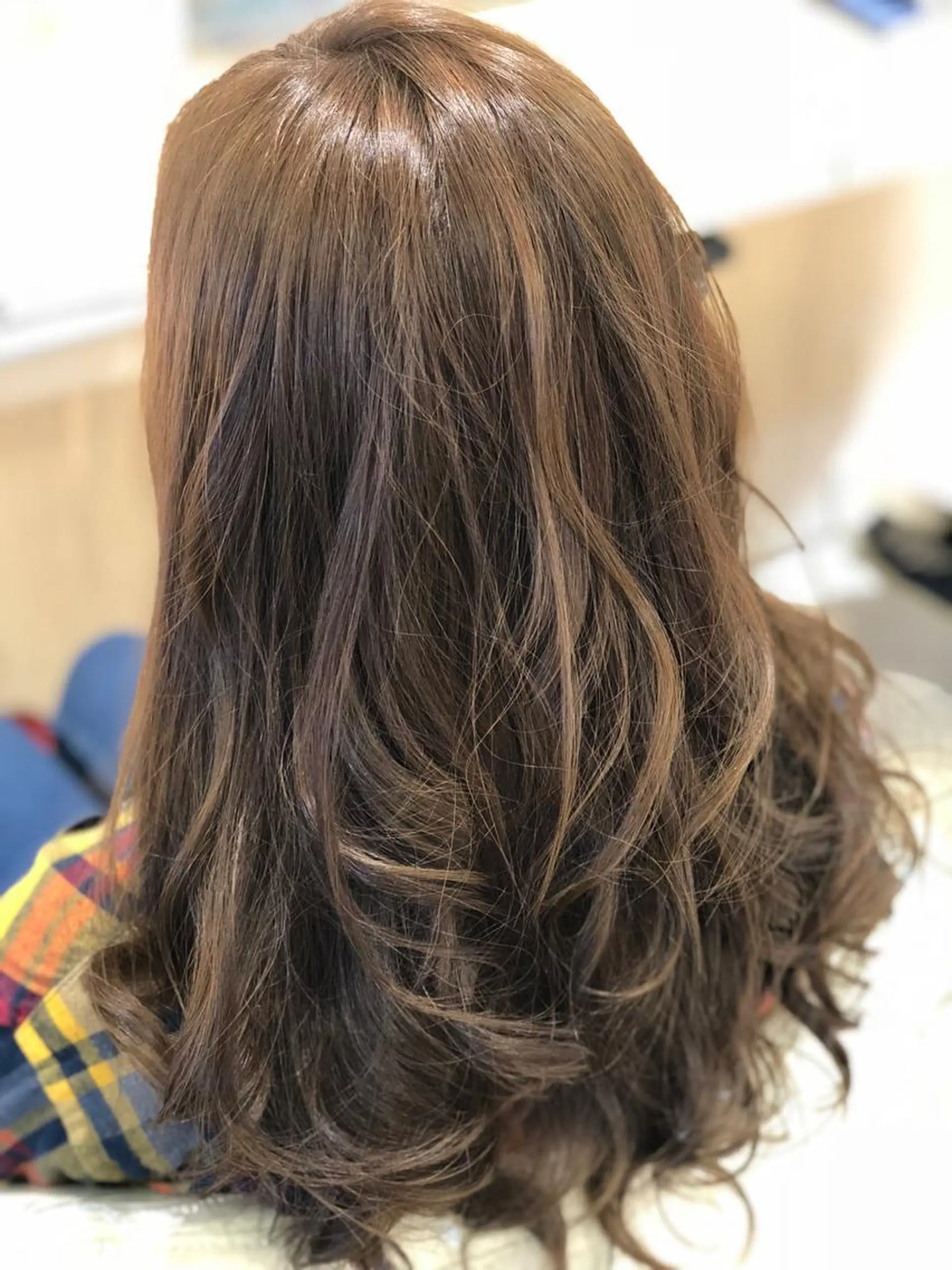 セミロング 縮毛矯正/髪質改善 継続する美髪のヘアスタイル