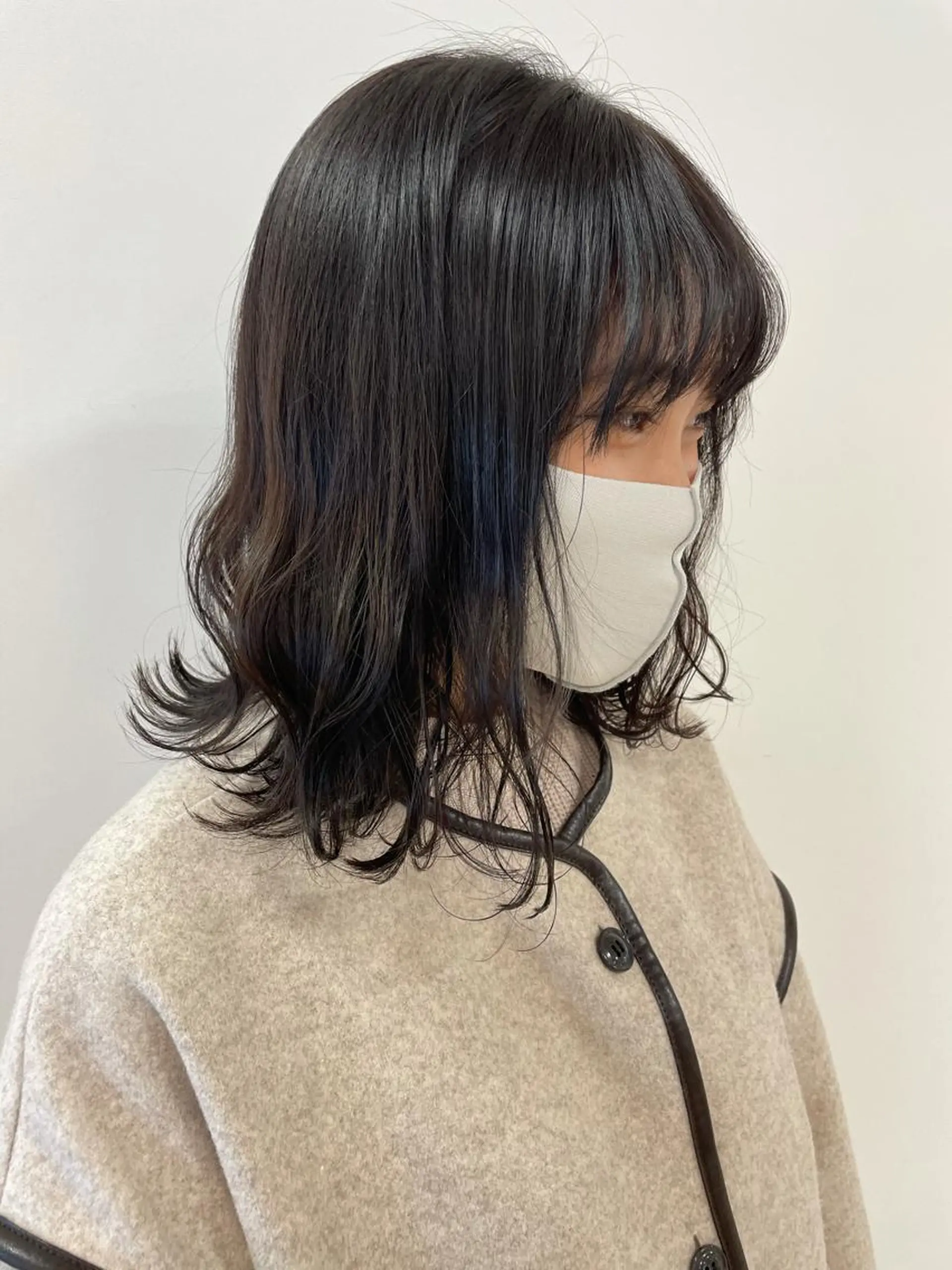 ミディアム カラー ヘアカラー トリートメント 顔まわりカット✄ ベージュカラー🧸のヘアスタイル