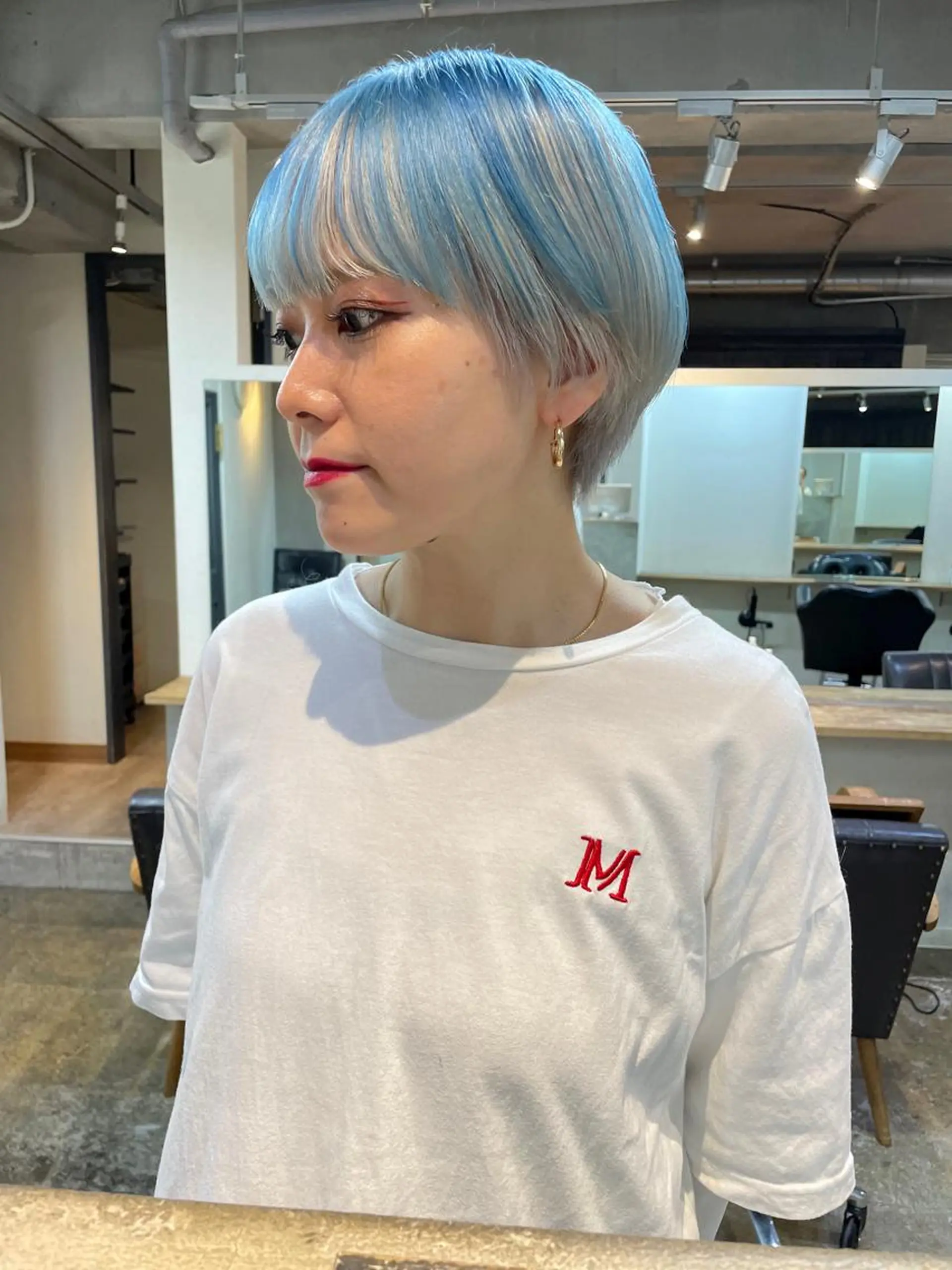 ショート カラー ヘアアレンジ ネイル カット ヘアカラー トリートメント 東のりか/ハイトーン ブリーチカラー/ボブのヘアスタイル