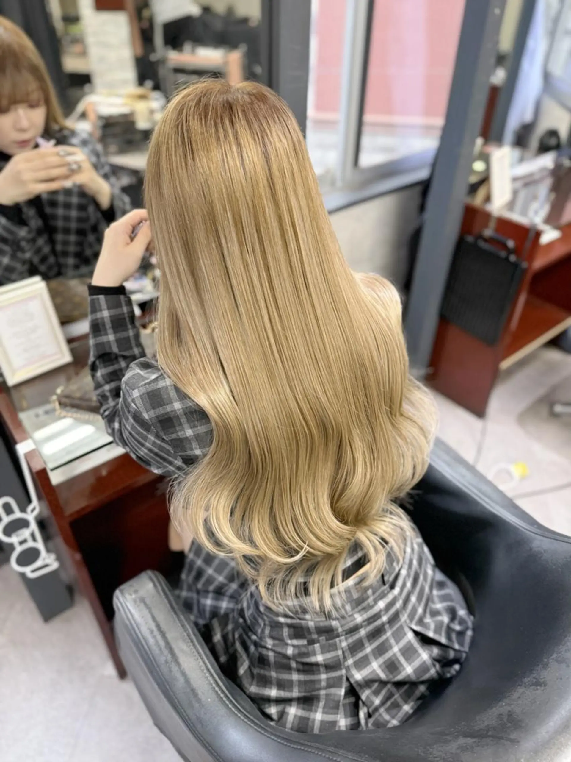 ロング ヘアカラー エクステ 💎エクステ× 🩵ブリーチBIZEのヘアスタイル