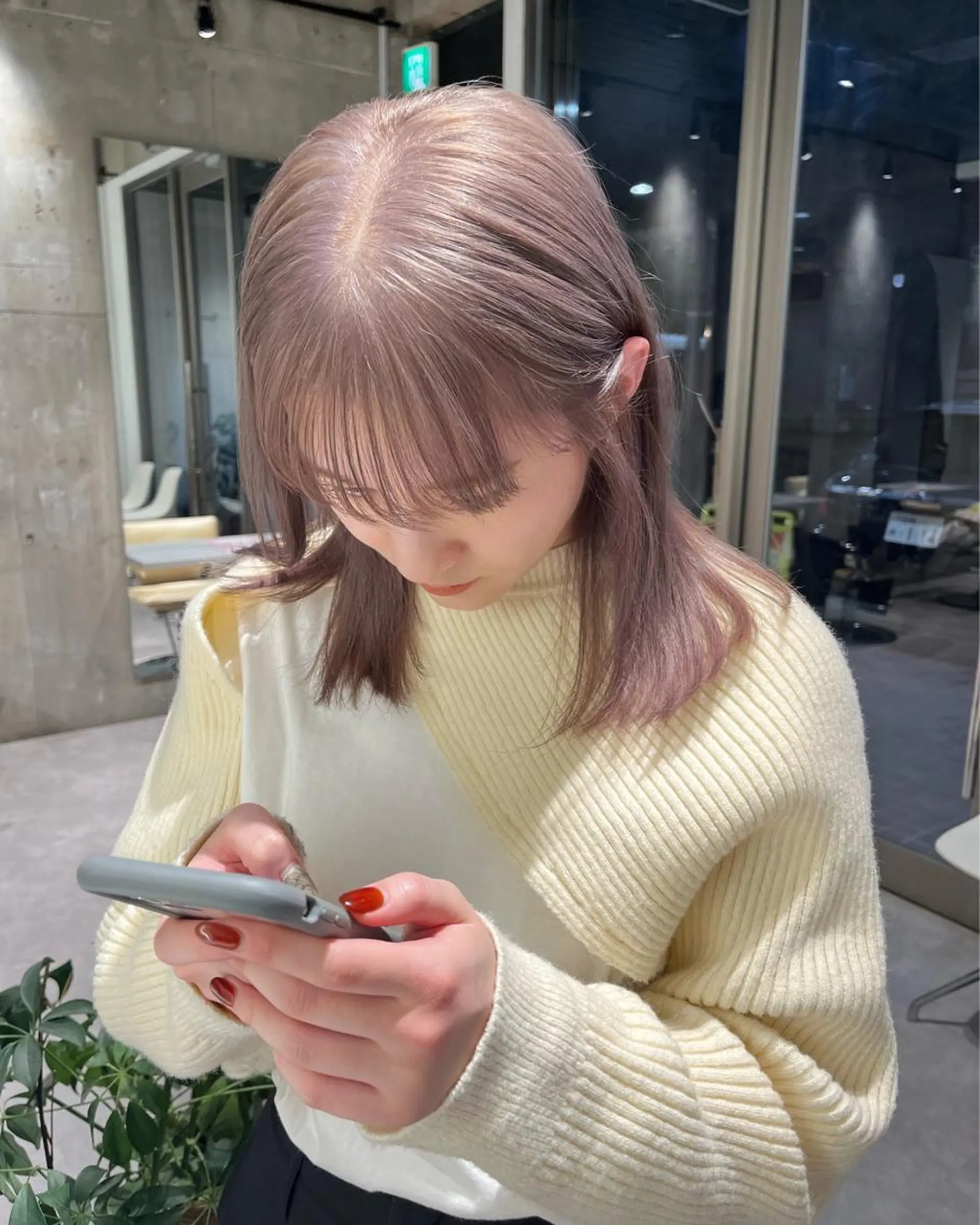 ミディアム カラー iLi所属・iLi 《イリ》のヘアスタイル