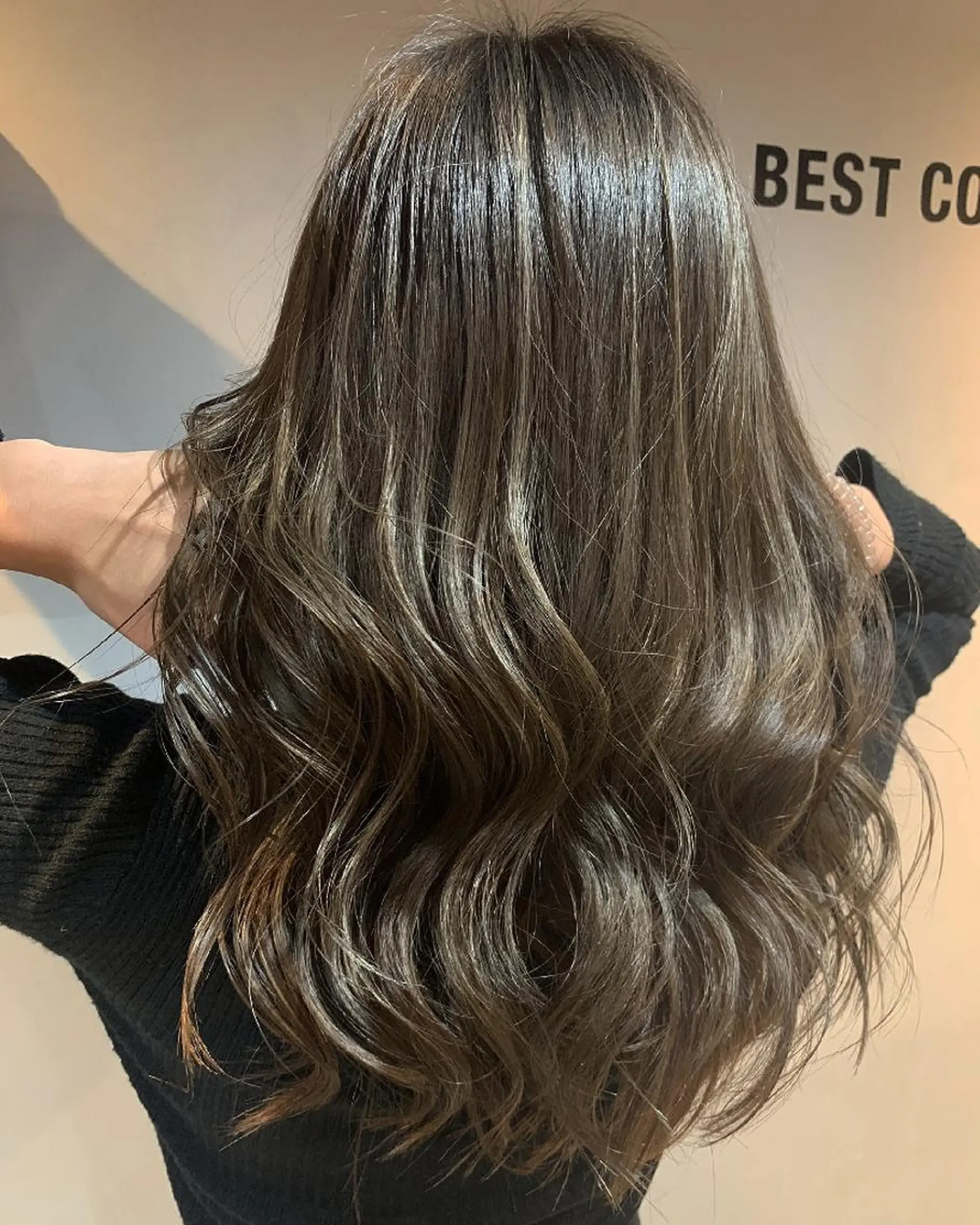 セミロング カラー ハイライト 透明感カラー松本のヘアスタイル