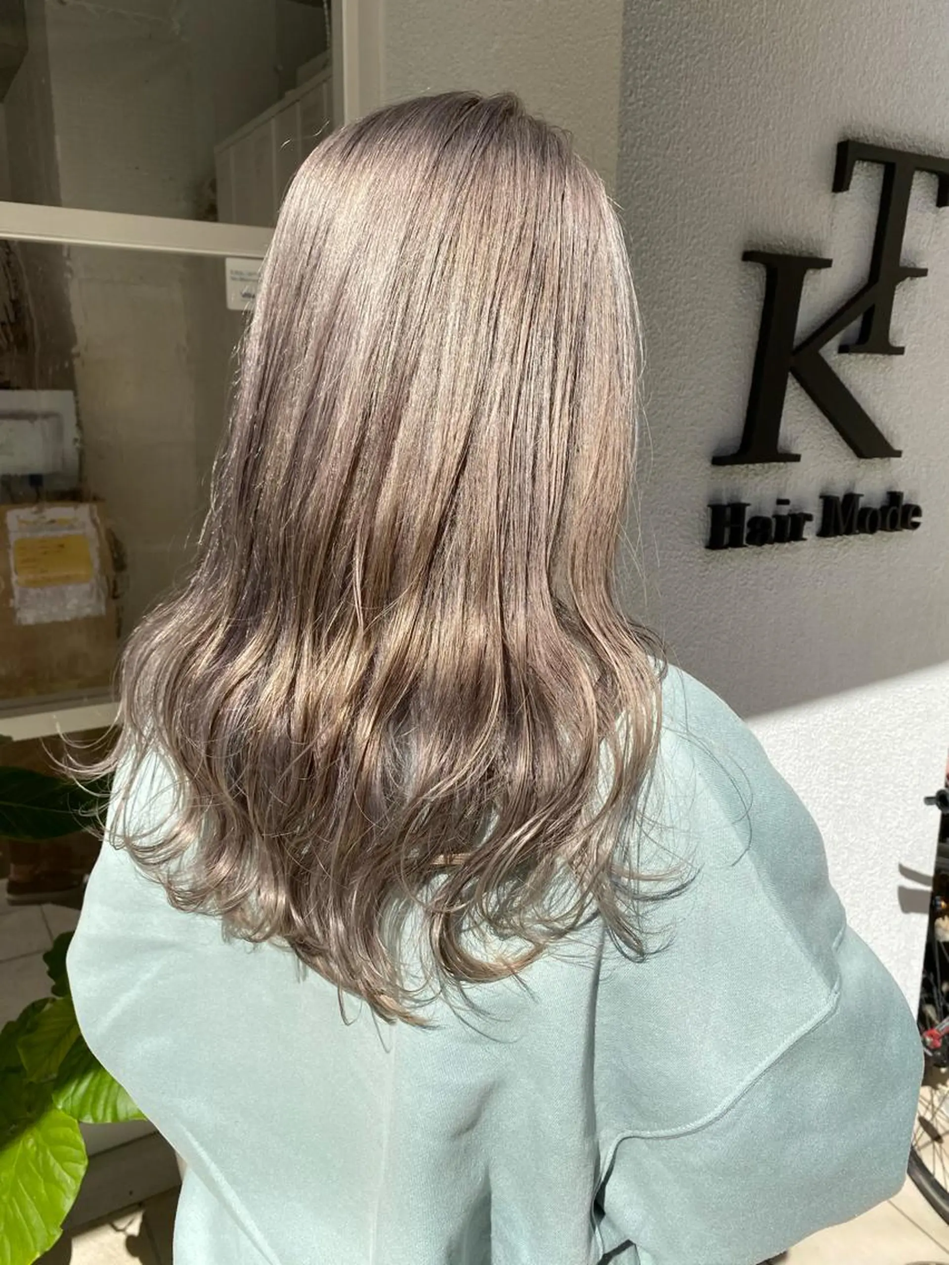 セミロング 三好 智のヘアスタイル