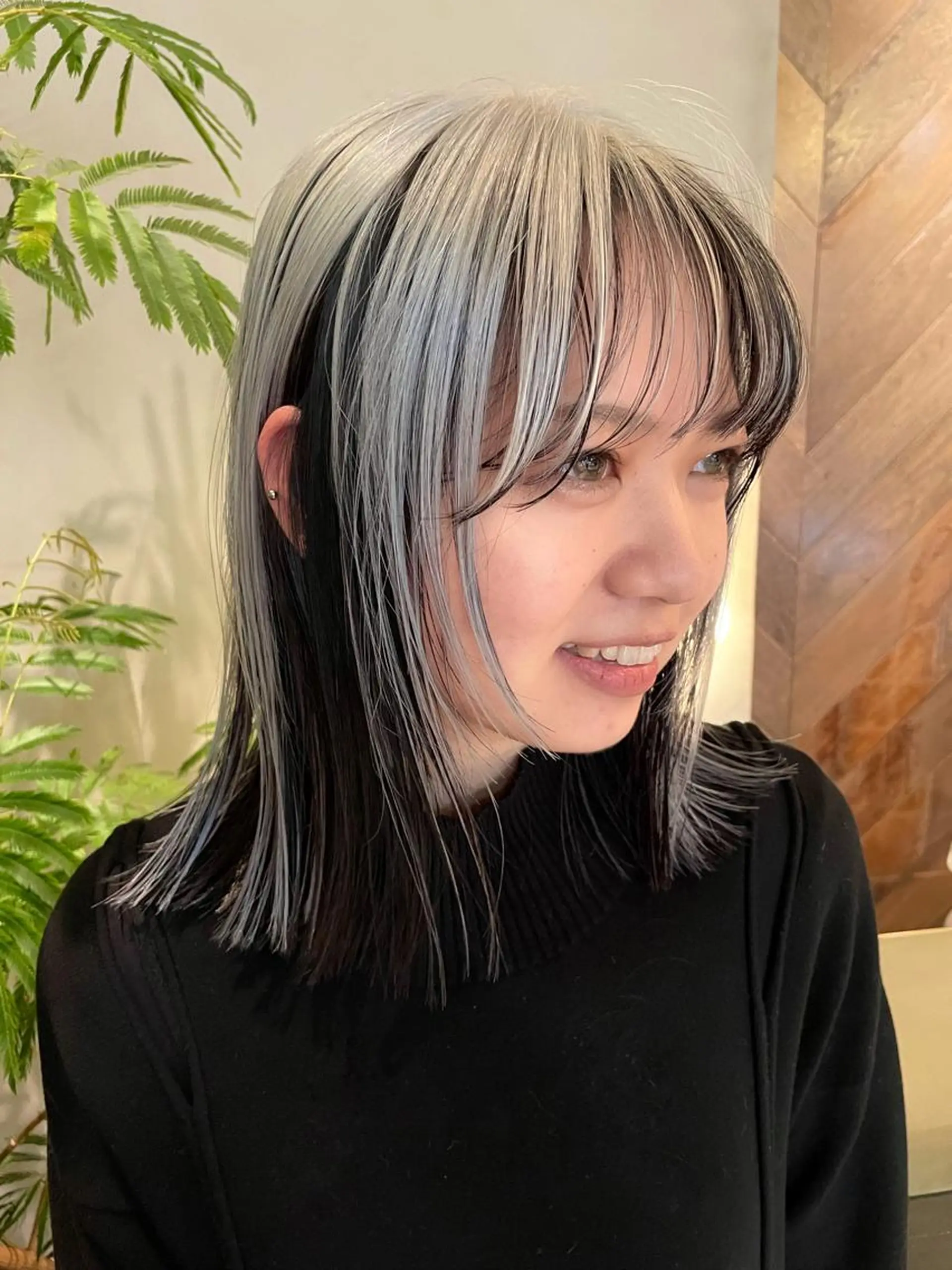 ミディアム カラー 黒髪 ウルフカット カット ヘアカラー トリートメント ブリーチ😼 ボブ✍️レイヤーのヘアスタイル