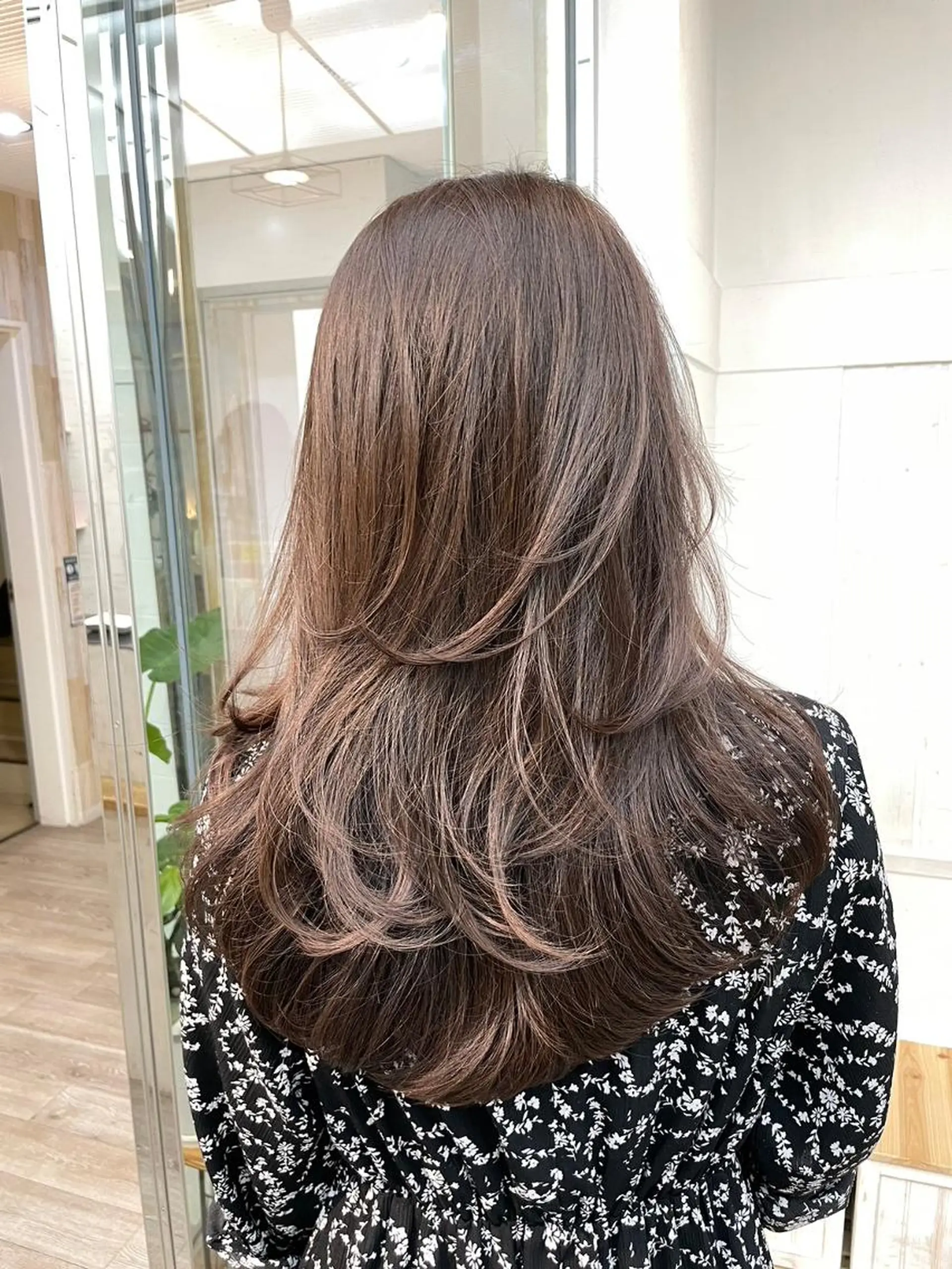 ロング カラー アッシュ アッシュブラウン ベージュカラー 黒髪 ブルーカラー カット ヘアカラー トリートメント N° il duca 札幌のヘアスタイル