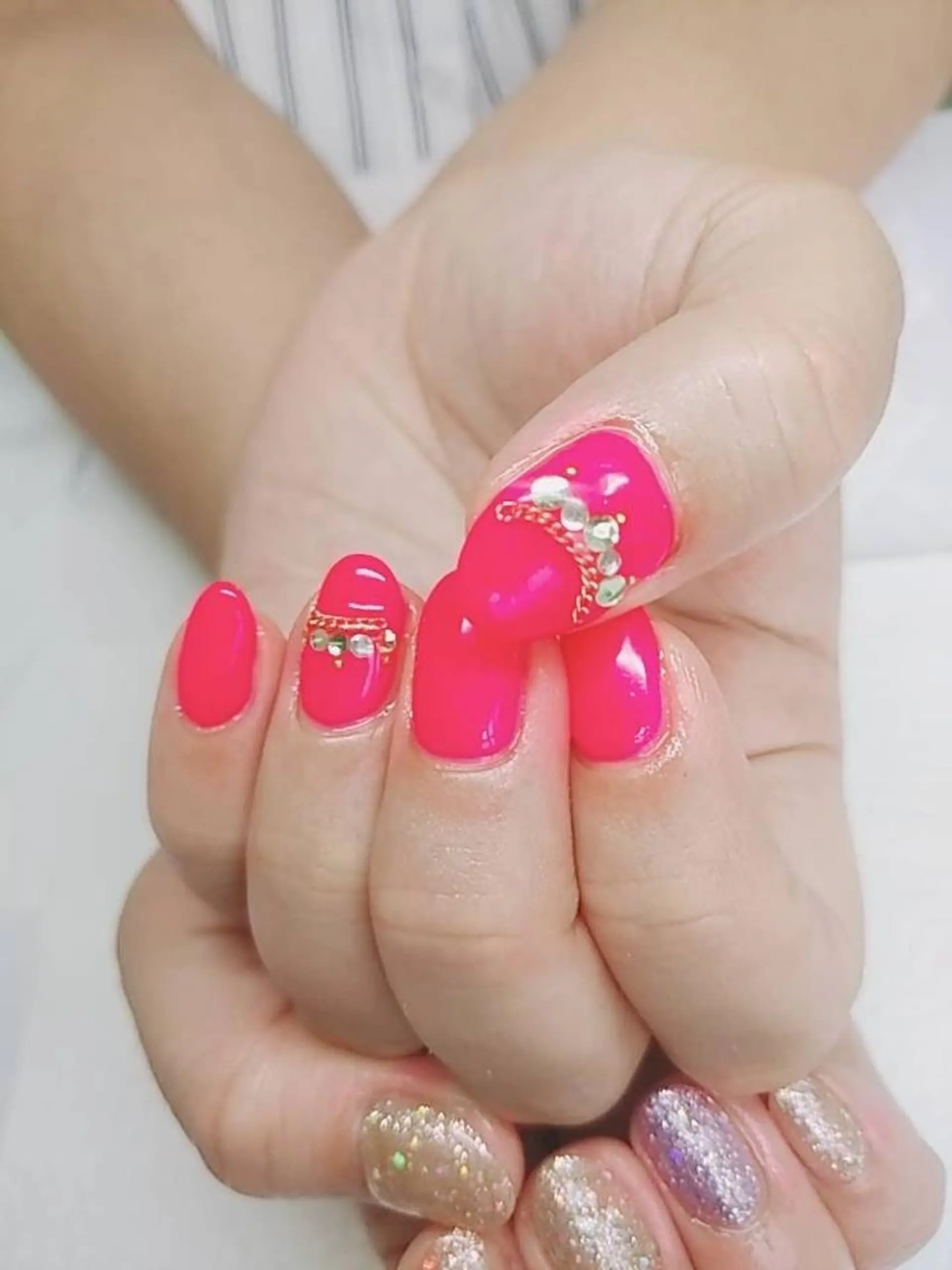 ネイル ストーンネイル プライベートサロン Rosy Lilyのネイルデザイン