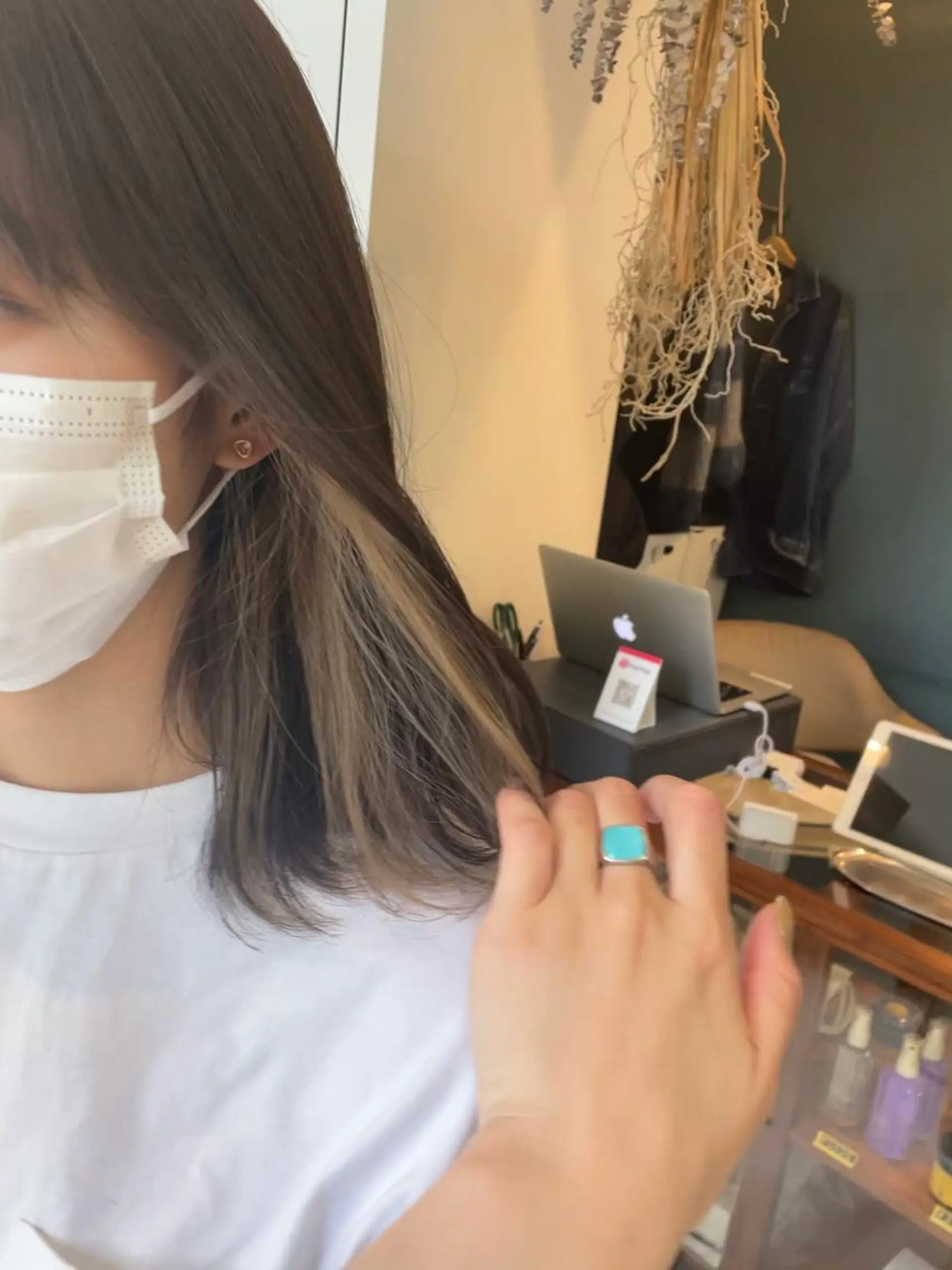 ミディアム カラー ベージュカラー ブリーチ イヤリングカラー ラベンダーカラー ホワイトベージュ ヘアカラー 中目黒🌼 🌼ハナのヘアスタイル