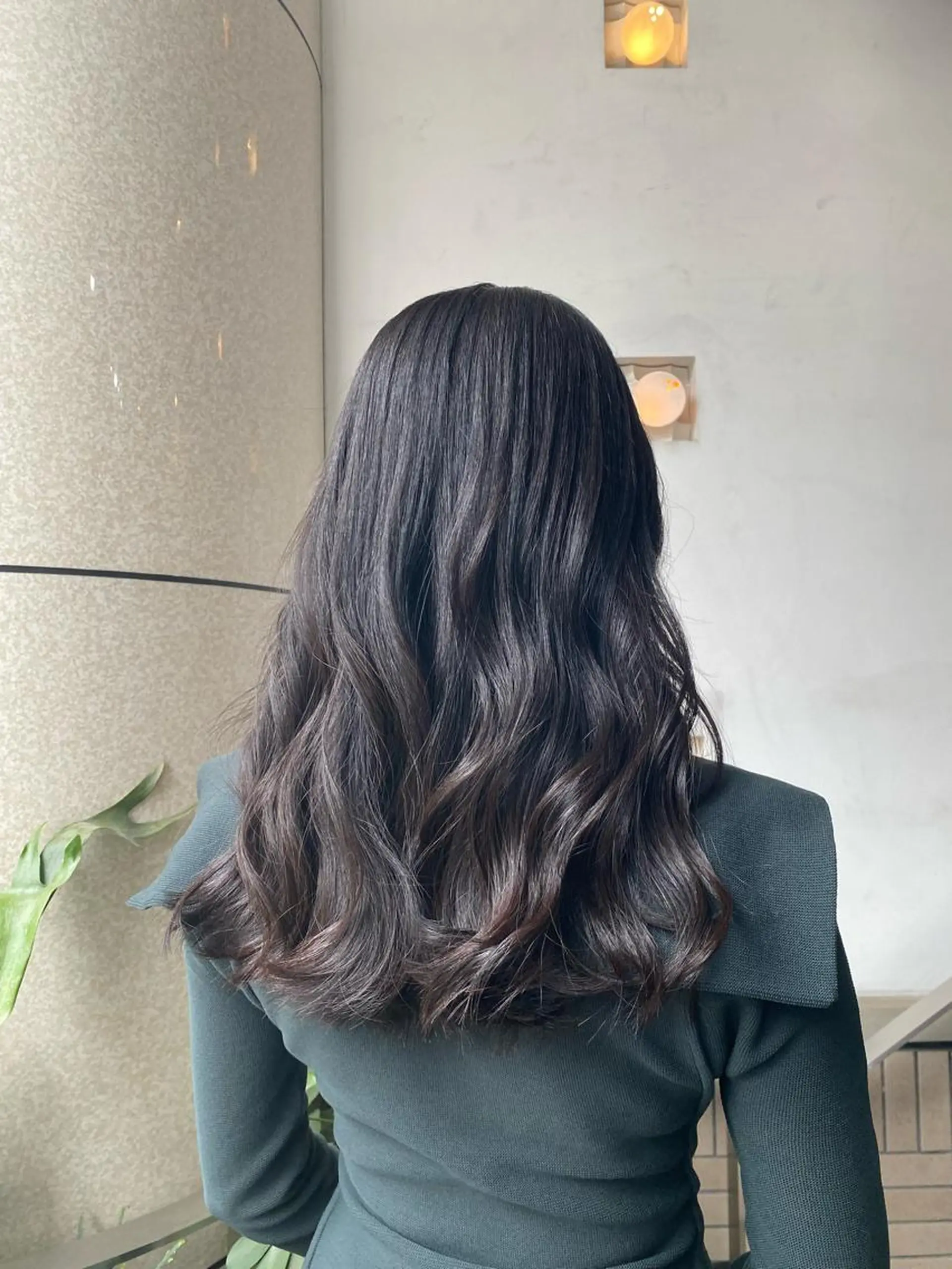 セミロング カラー グレージュ くびれヘア 統括マネージャー/ 髪のドクター/前原悟のヘアスタイル