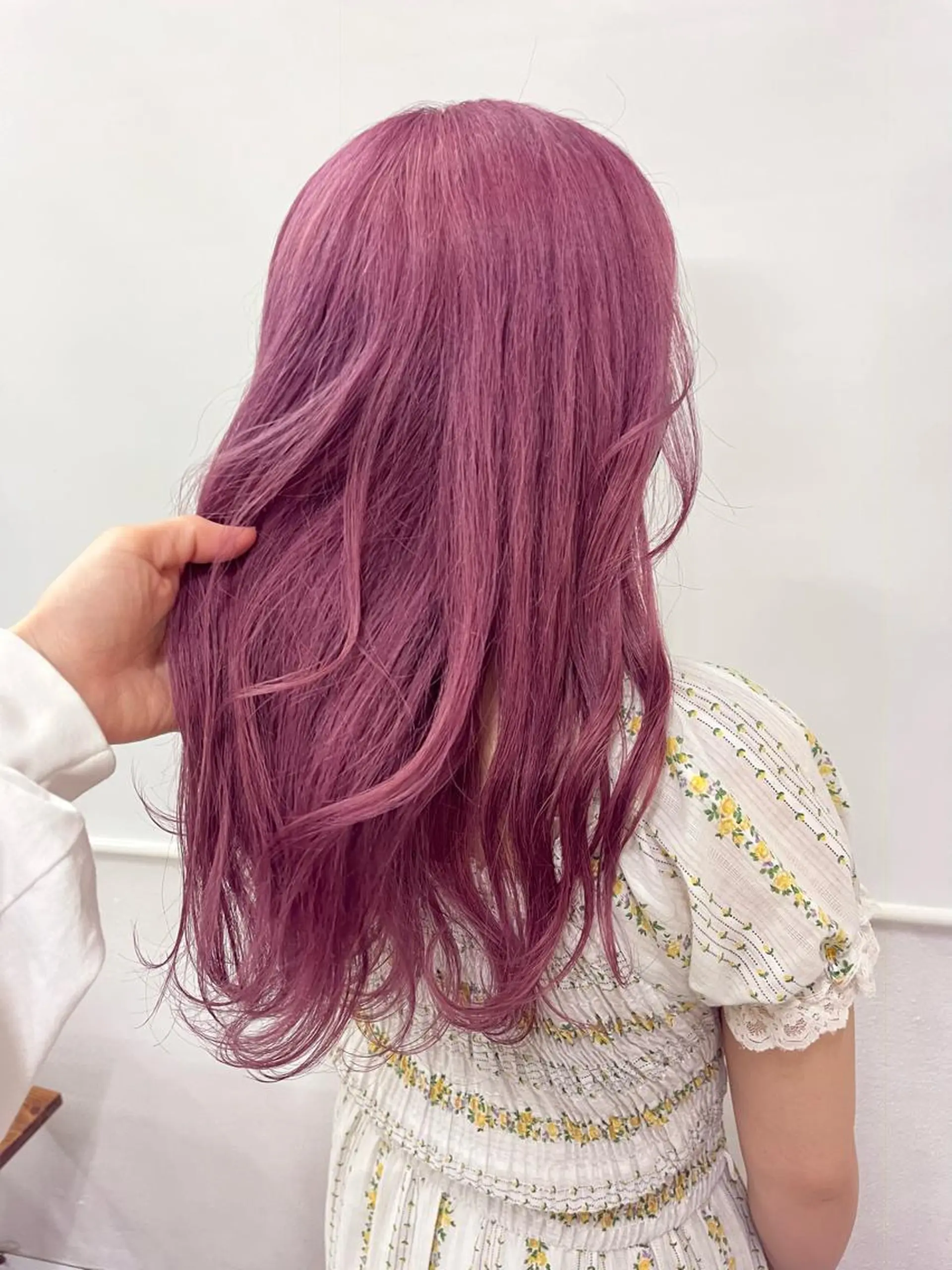 ロング カラー エクステ ハイトーン 💭黒崎ハルカのヘアスタイル