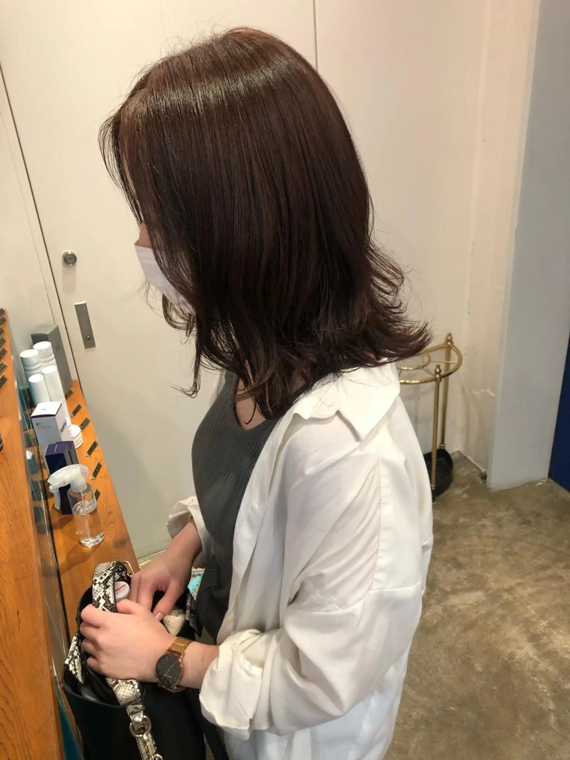 ミディアム カラー カット ヘアカラー トリートメント MIOベージュカラー 柔らかいカラーのヘアスタイル