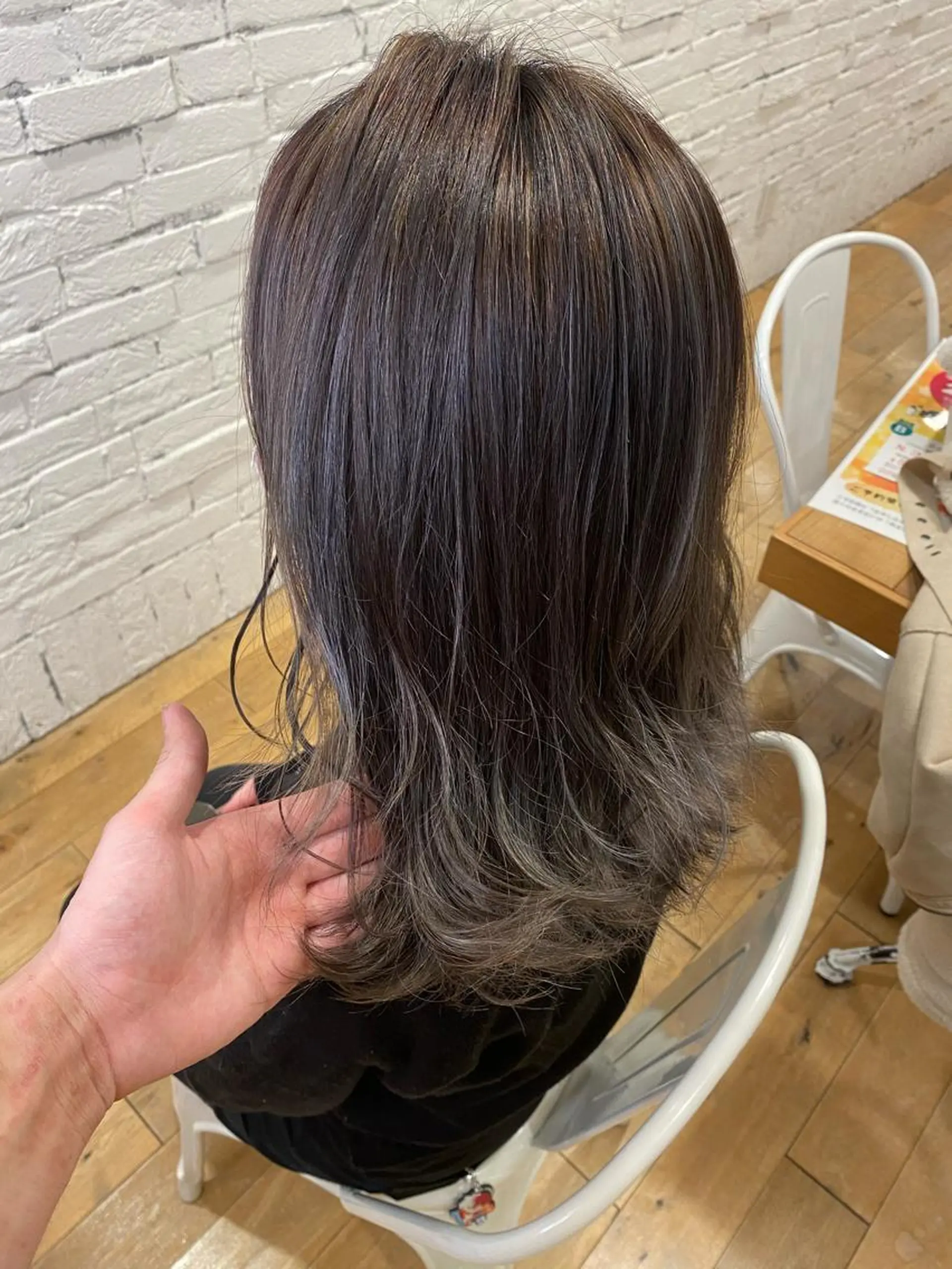 カラー 前田 輝のヘアスタイル