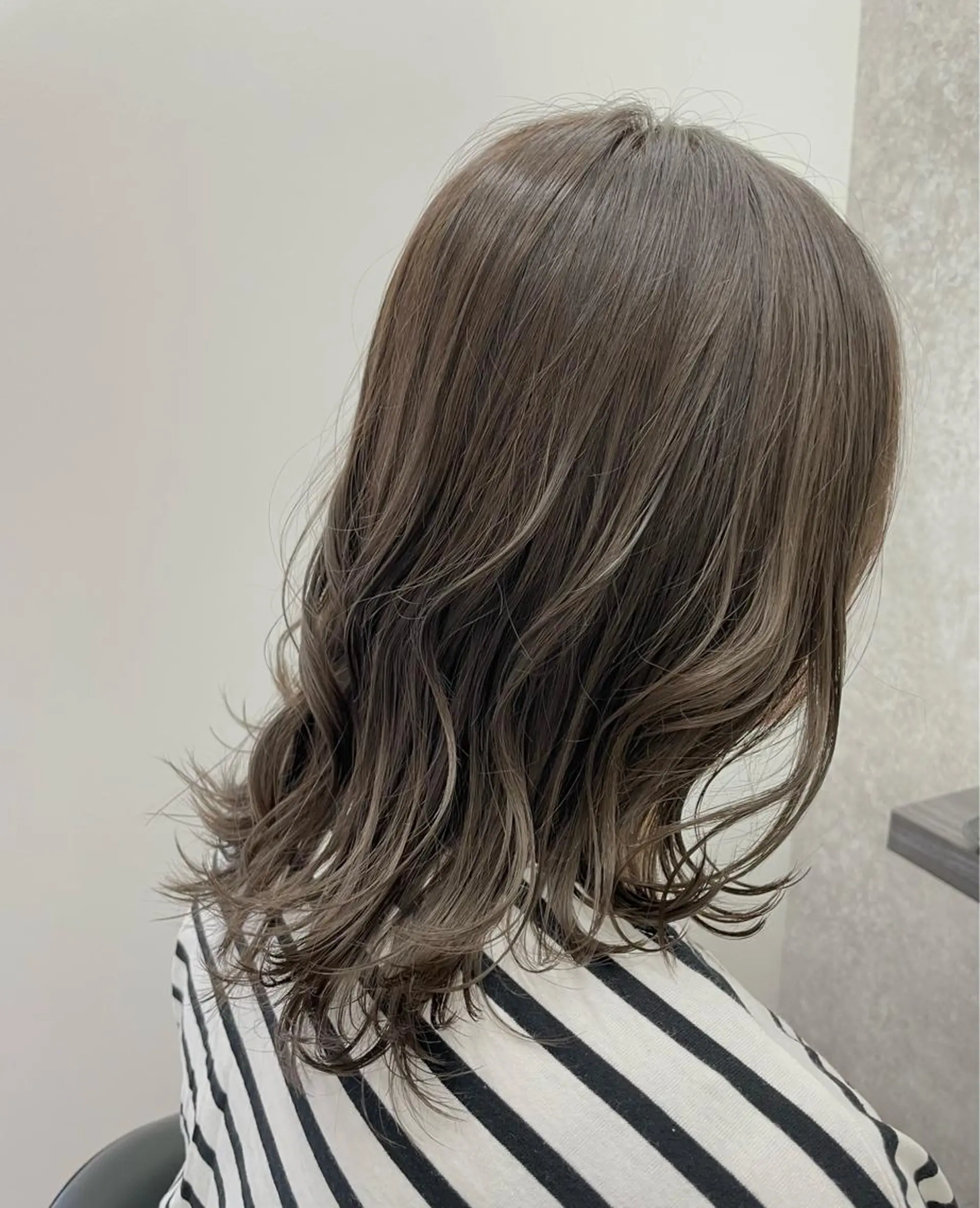 ミディアム カット ヘアカラー トリートメント 佐々木 達也のヘアスタイル