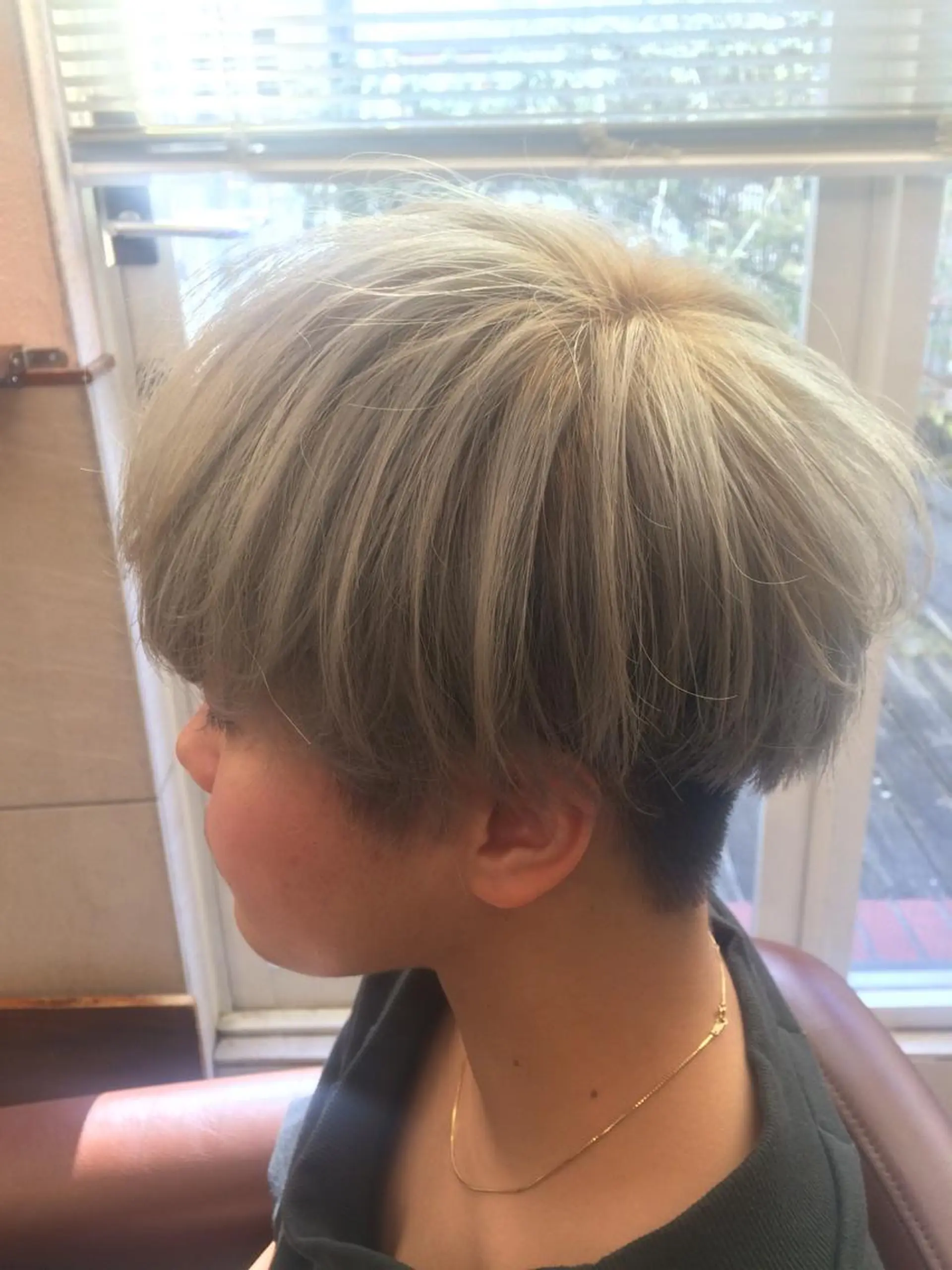 ショート カラー ヘアアレンジ メンズパーマの巨匠 鈴木純のヘアスタイル