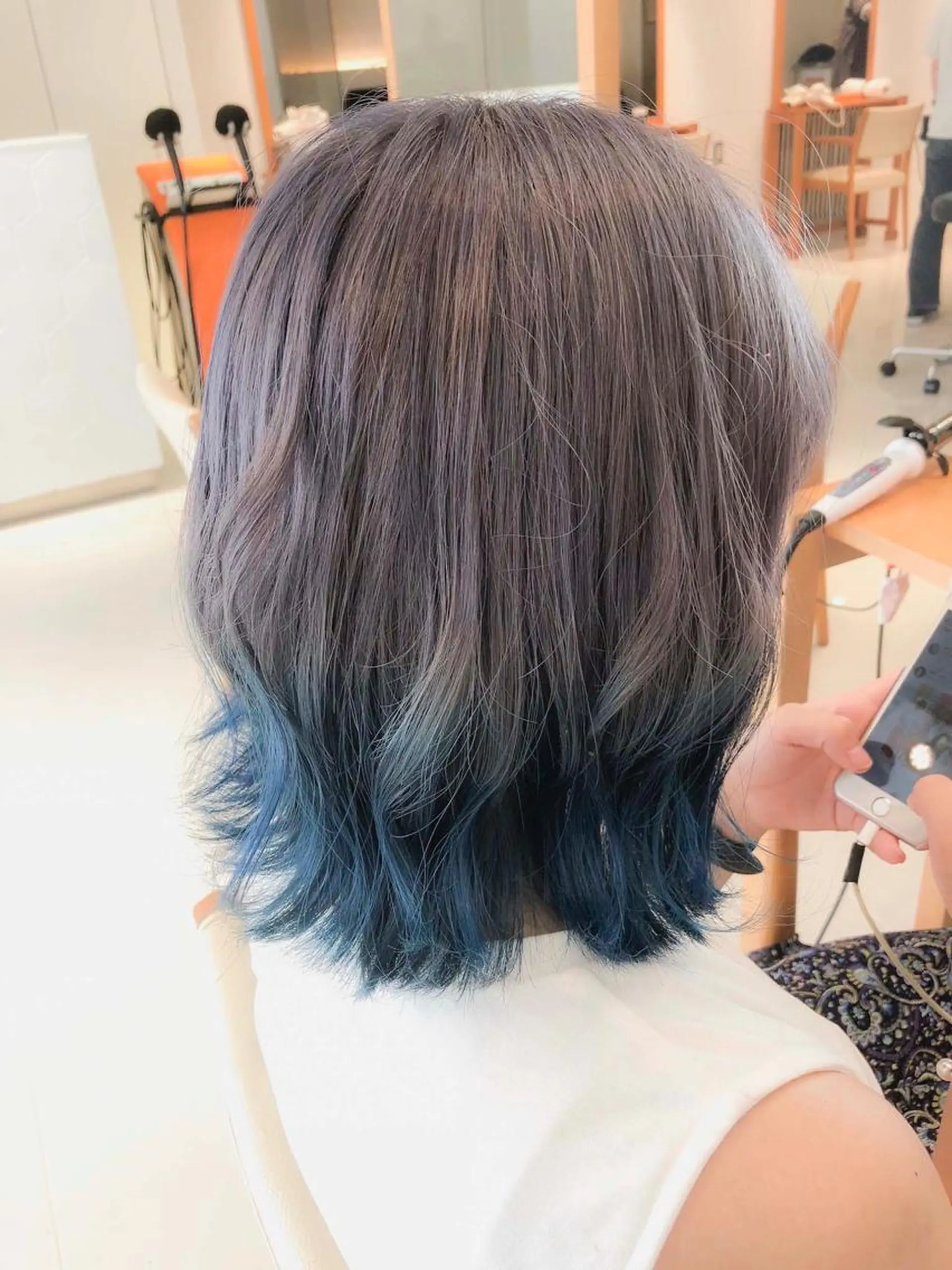 ミディアム カラー ブルーカラー Days 透明感カラーのヘアスタイル