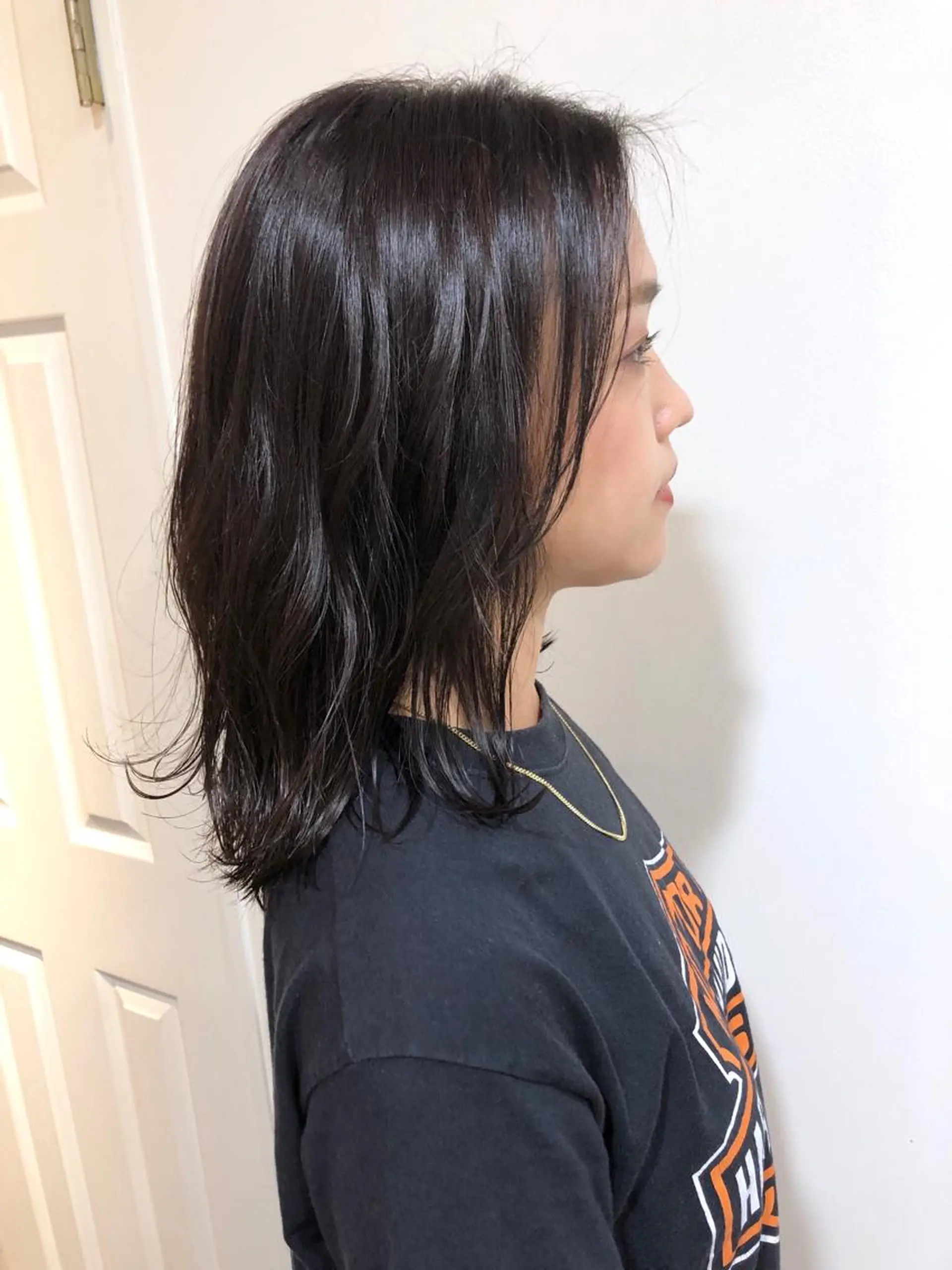 ミディアム カラー MIOベージュカラー 柔らかいカラーのヘアスタイル