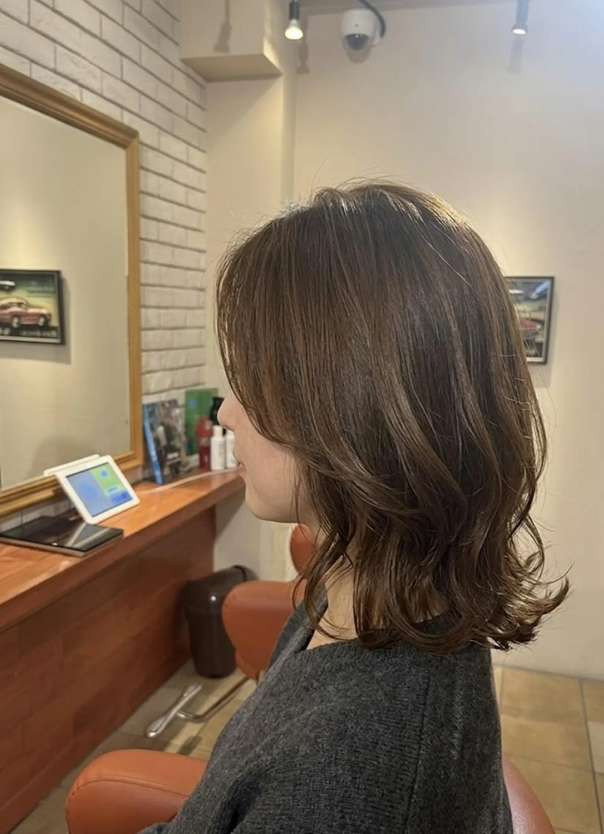 ミディアム レイヤーカット カット ヘアカラー トリートメント ヘッドスパ flencia 丸 和博｜カットのヘアスタイル