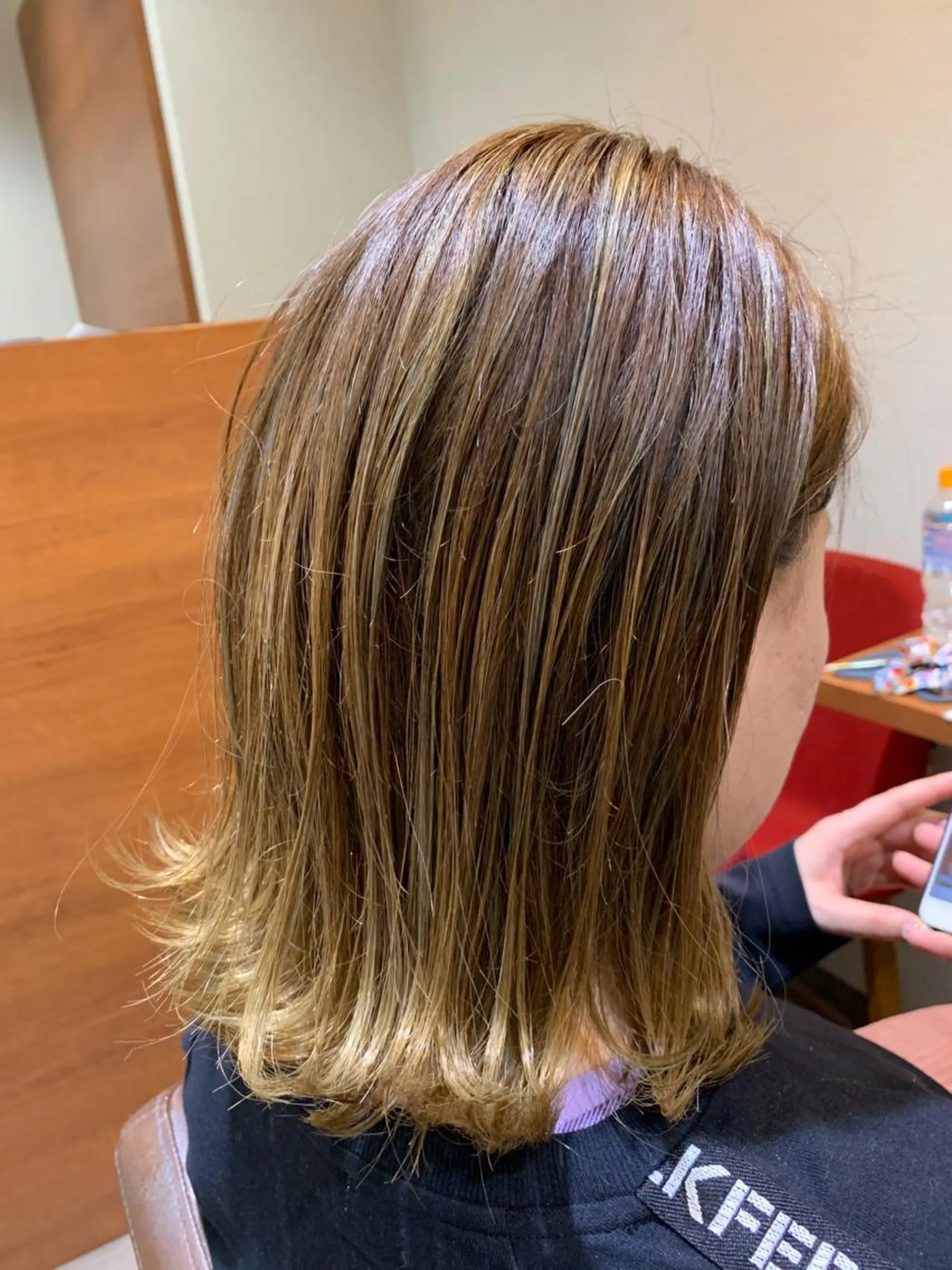 ミディアム カラー 蓮見  友里のヘアスタイル