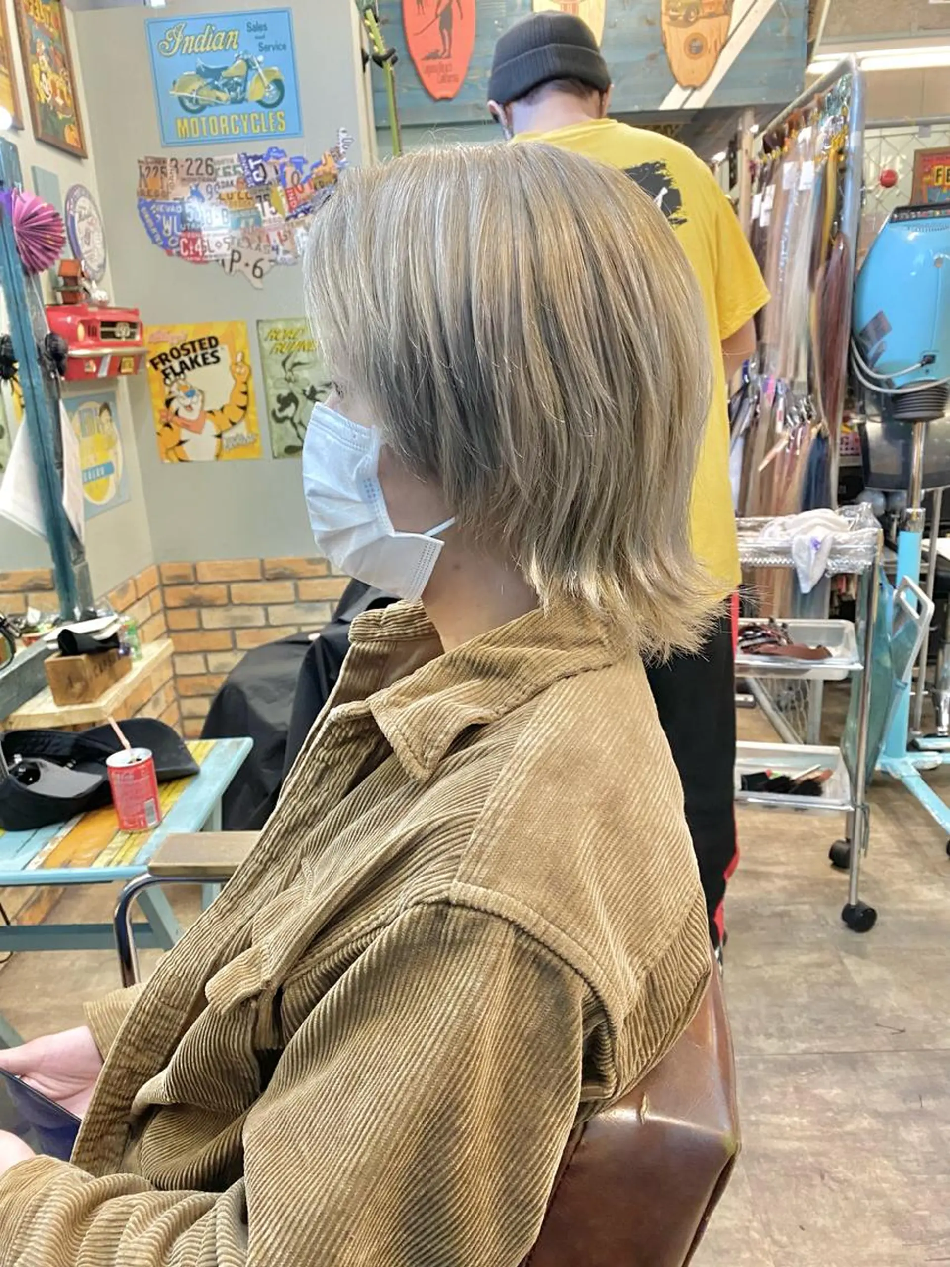 セミロング カラー ヘアアレンジ ショートボブ 編み込みエクステ シールエクステ セミロングパーマ バレイヤージュ LAVENDIA 初音のヘアスタイル