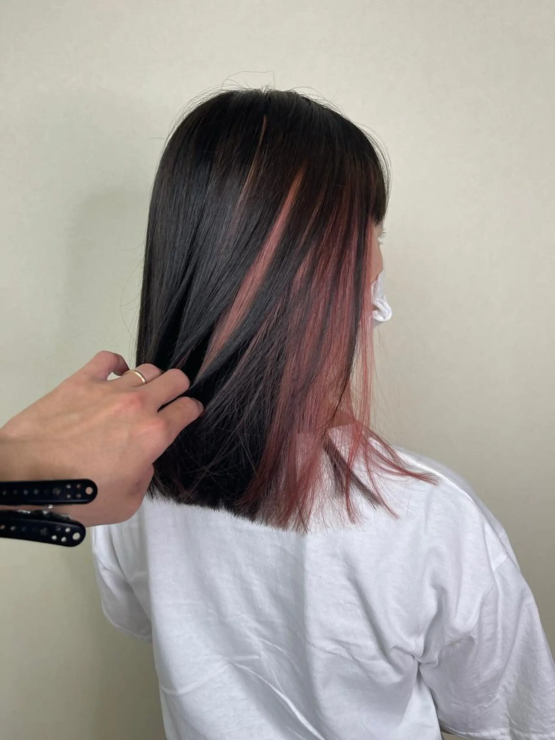 ミディアム ハイライトカラー✨ グレージュ✨鎌倉光洋のヘアスタイル