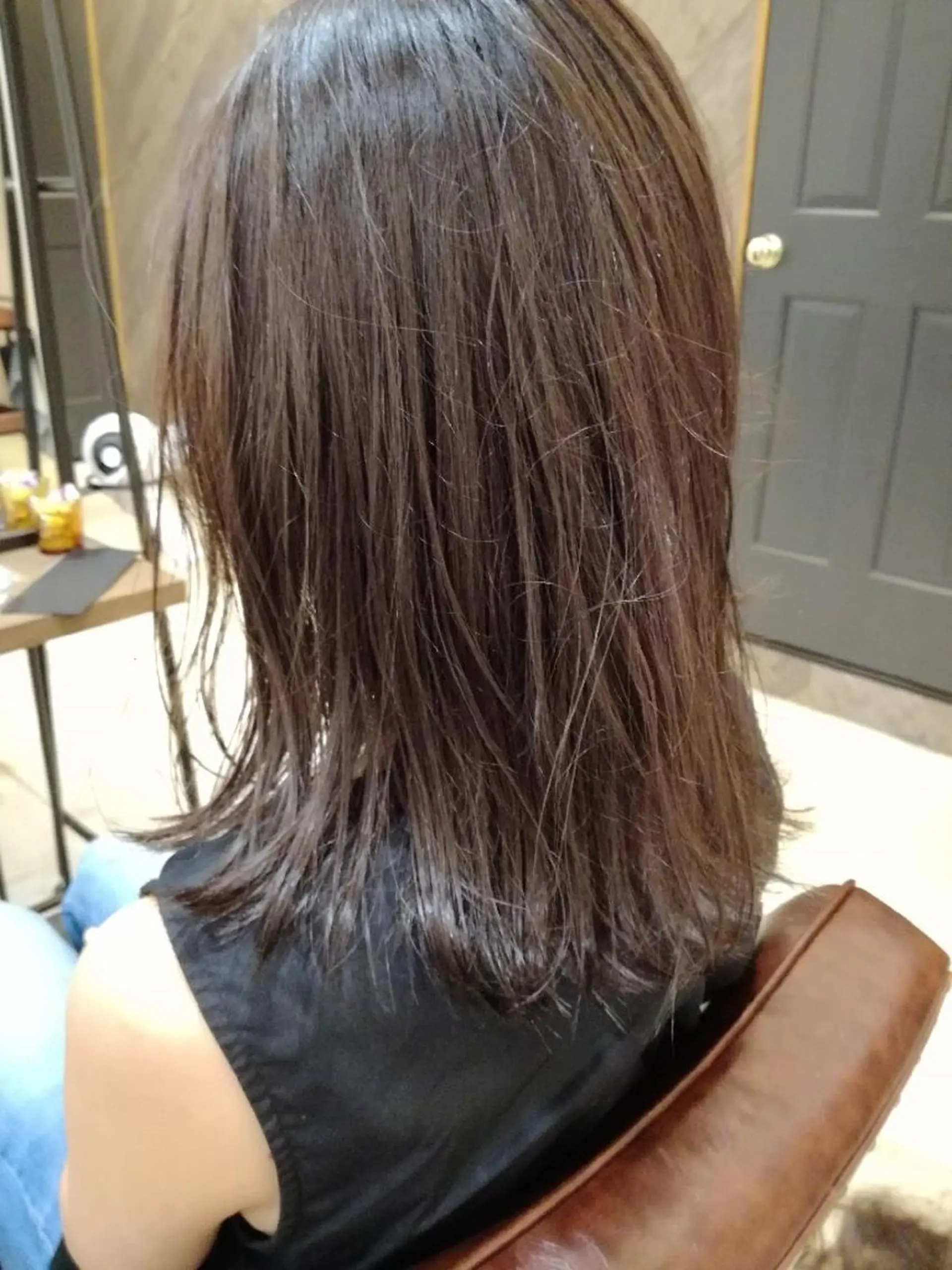 カラー パーマ ヘアアレンジ メンズ ネイル キッズ マツエク・マツパ セミロング ボブ ロングネイル 中津No.1髪質改善 店長✨透ける暗髪のヘアスタイル